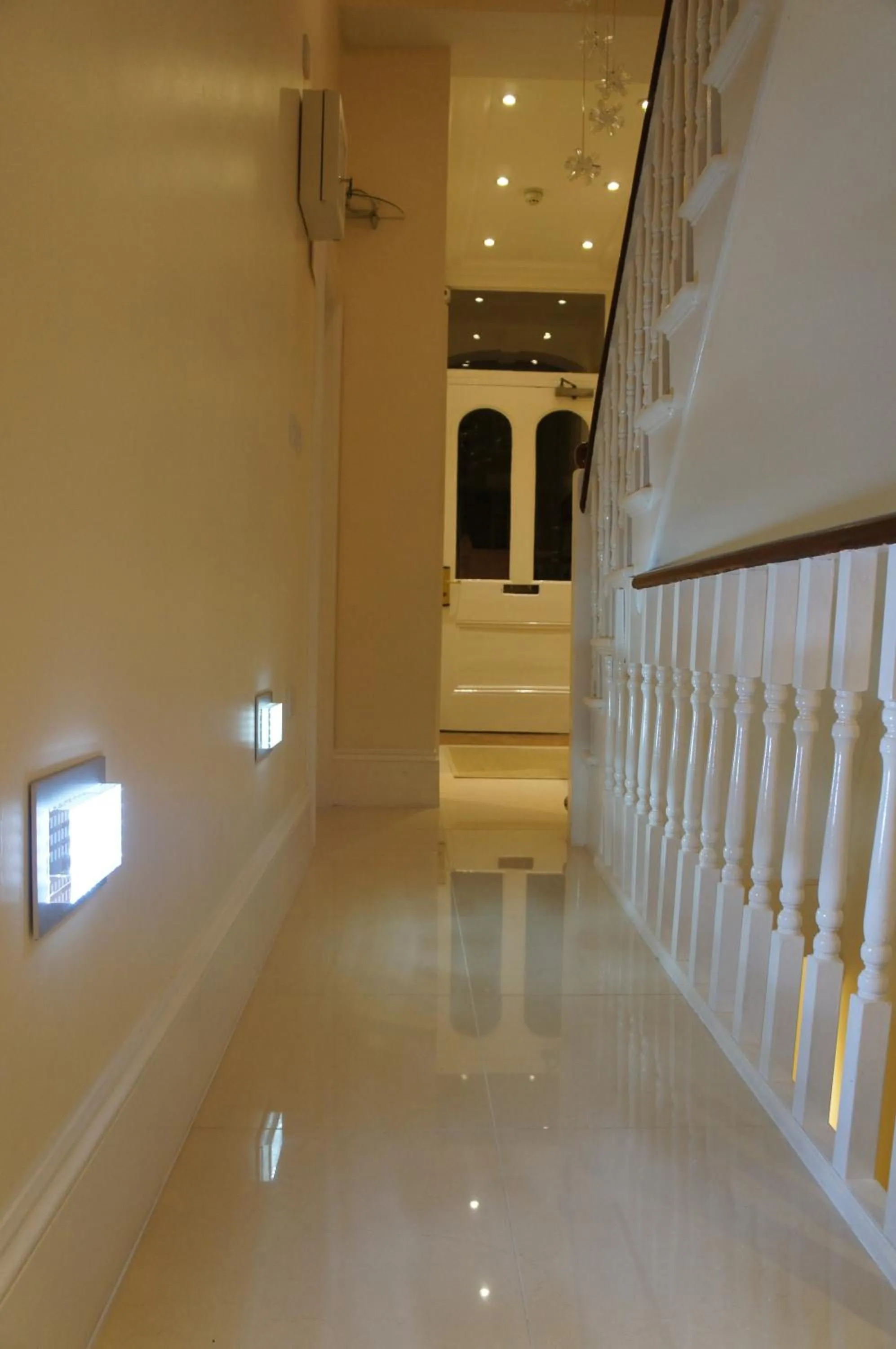 Lobby or reception, Bed in Sapphire Hotel London