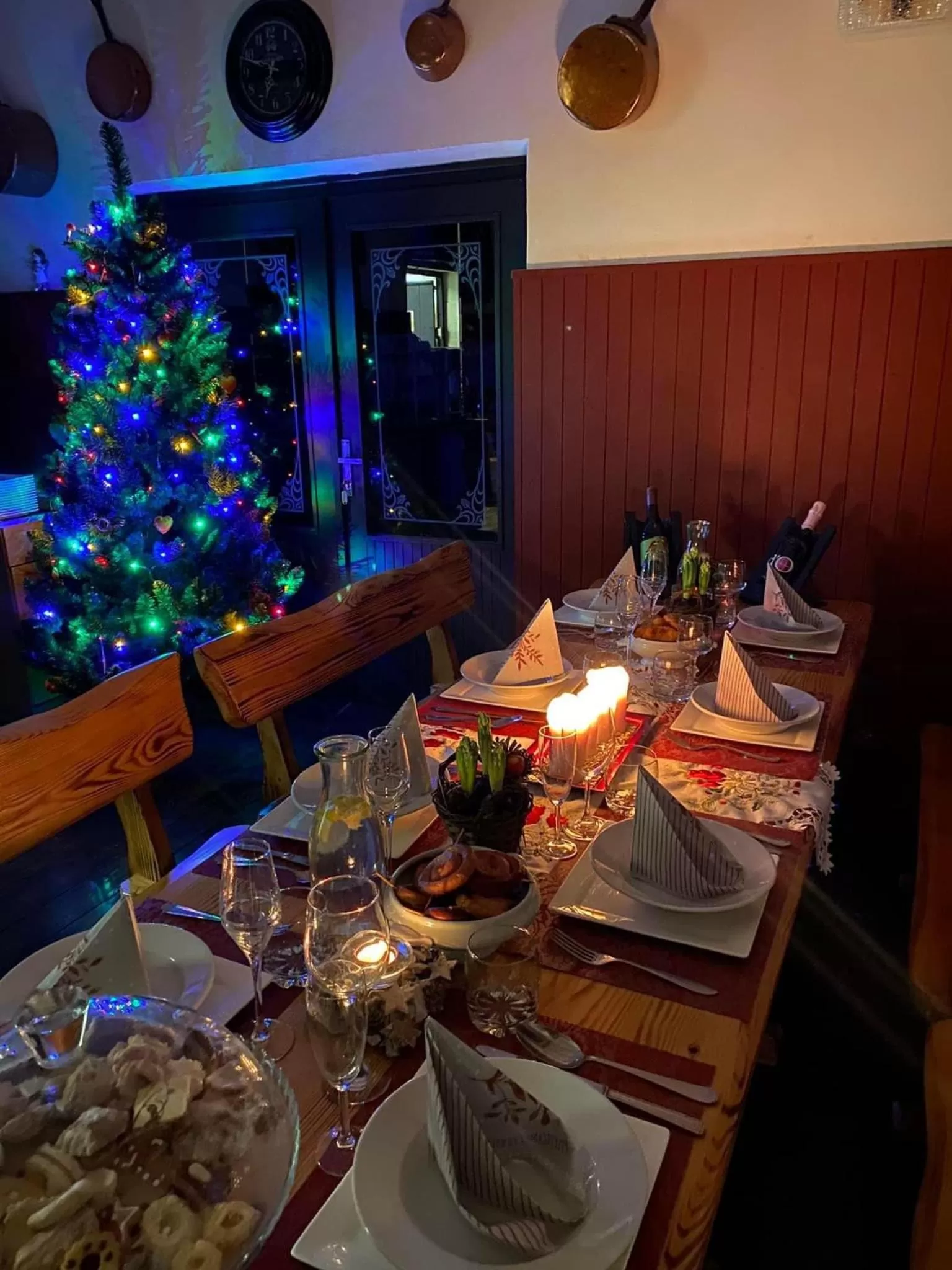 Restaurant/places to eat in Hotel Petski