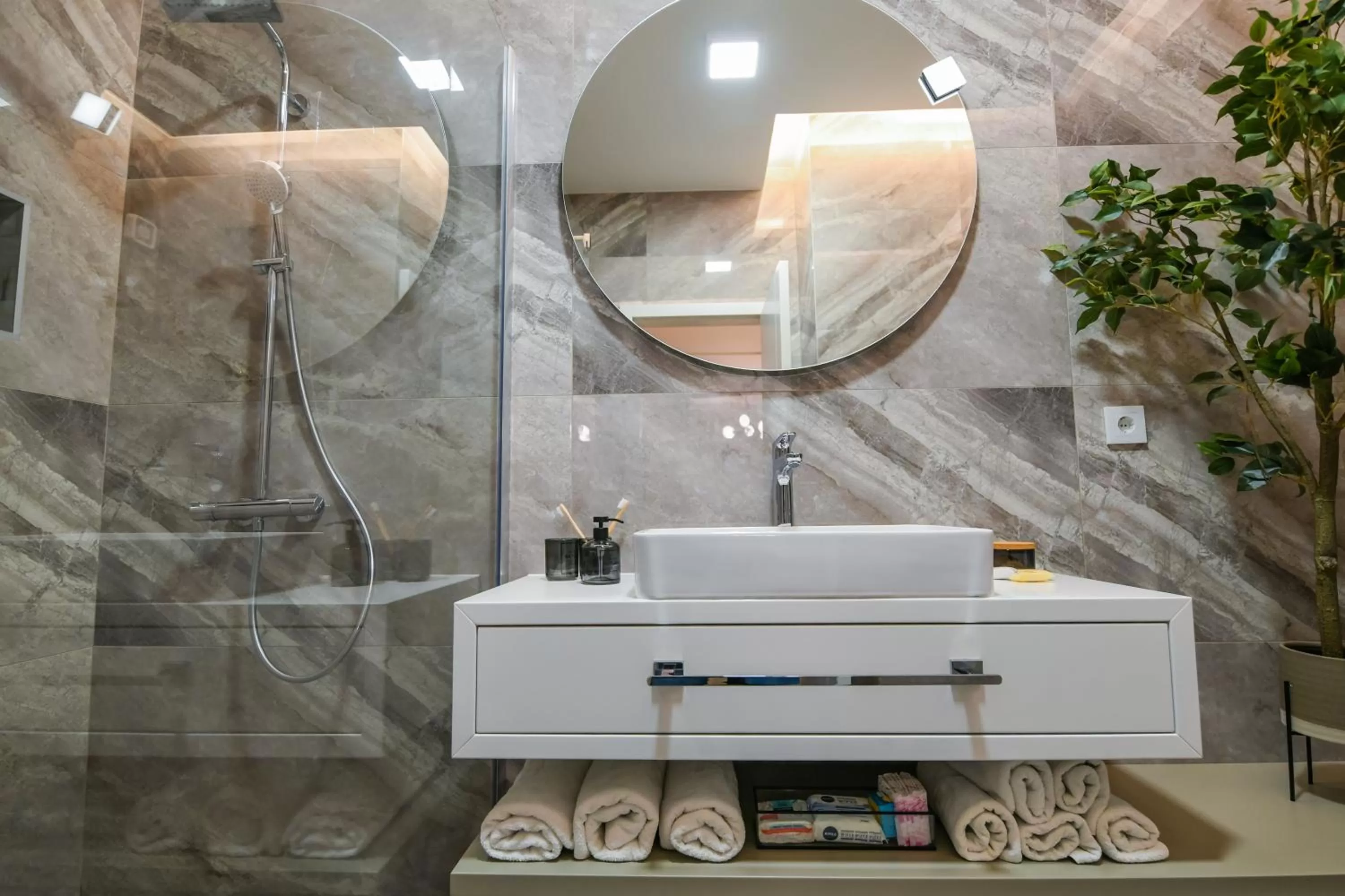 Bathroom in Hotel City View