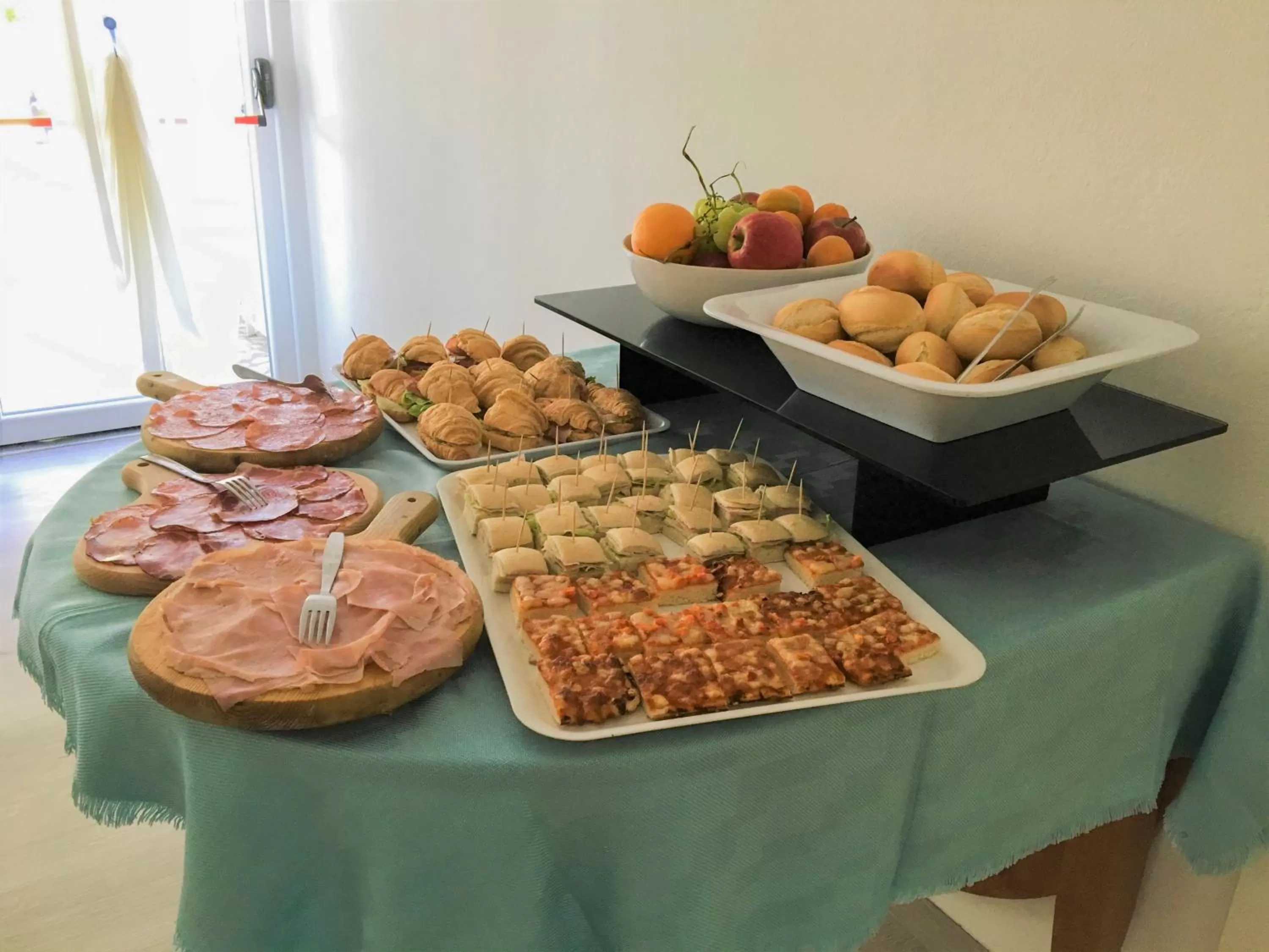 Breakfast in Infinity