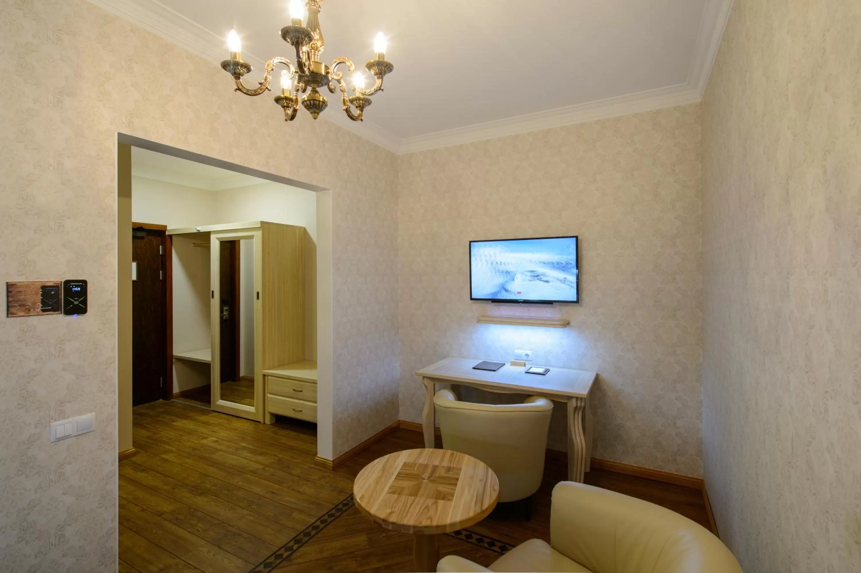 Photo of the whole room in Georgi Hotell