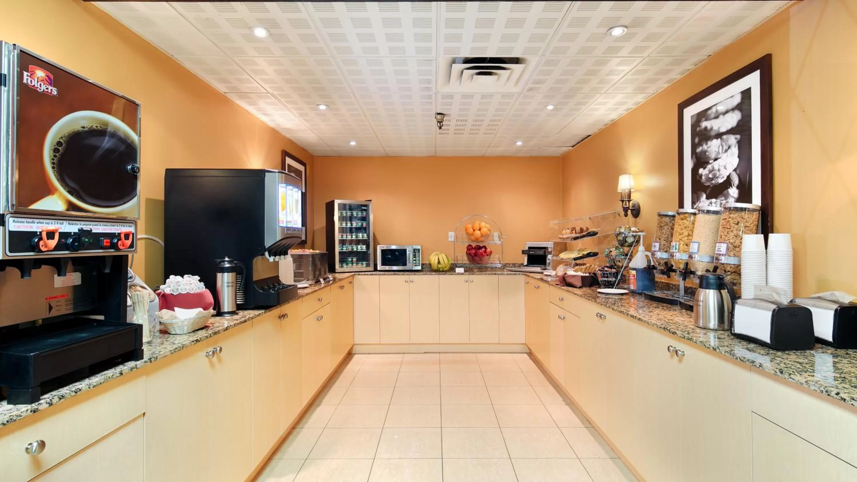 Restaurant/places to eat in Abercorn Hotel, Trademark Collection by Wyndham