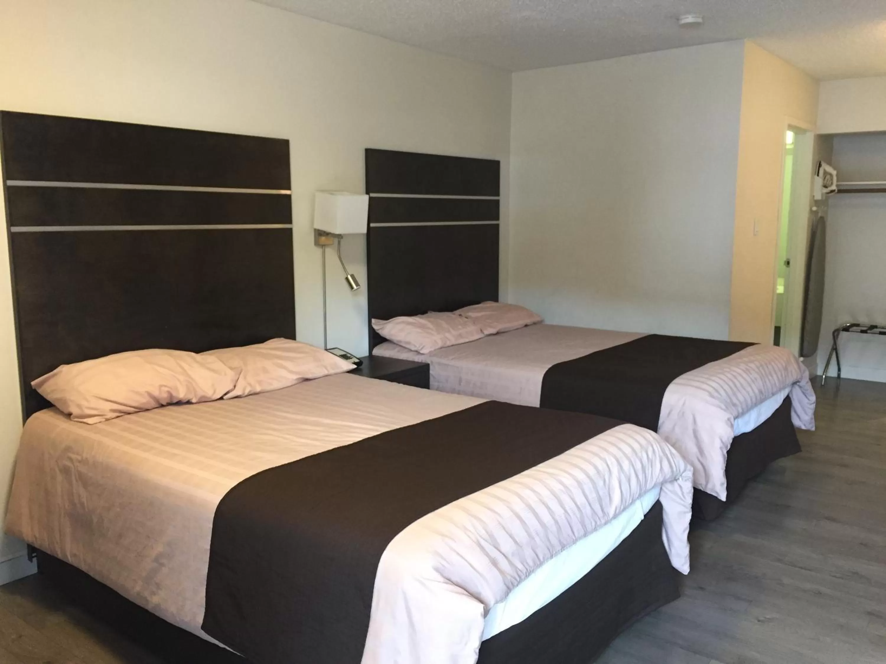 Bed in Bear Country Inn