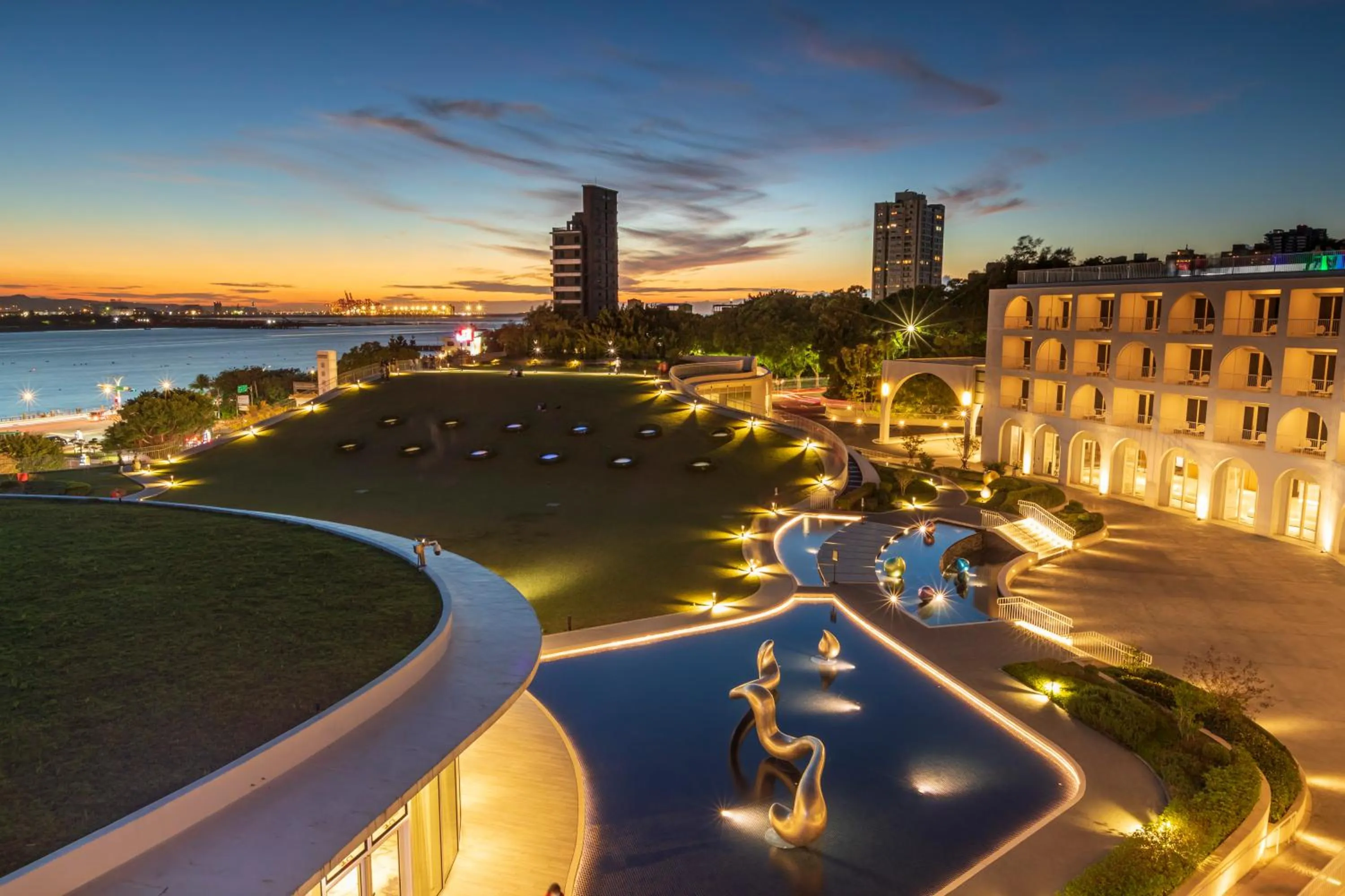 Sunset in Golden Tulip FAB Hotel New Taipei