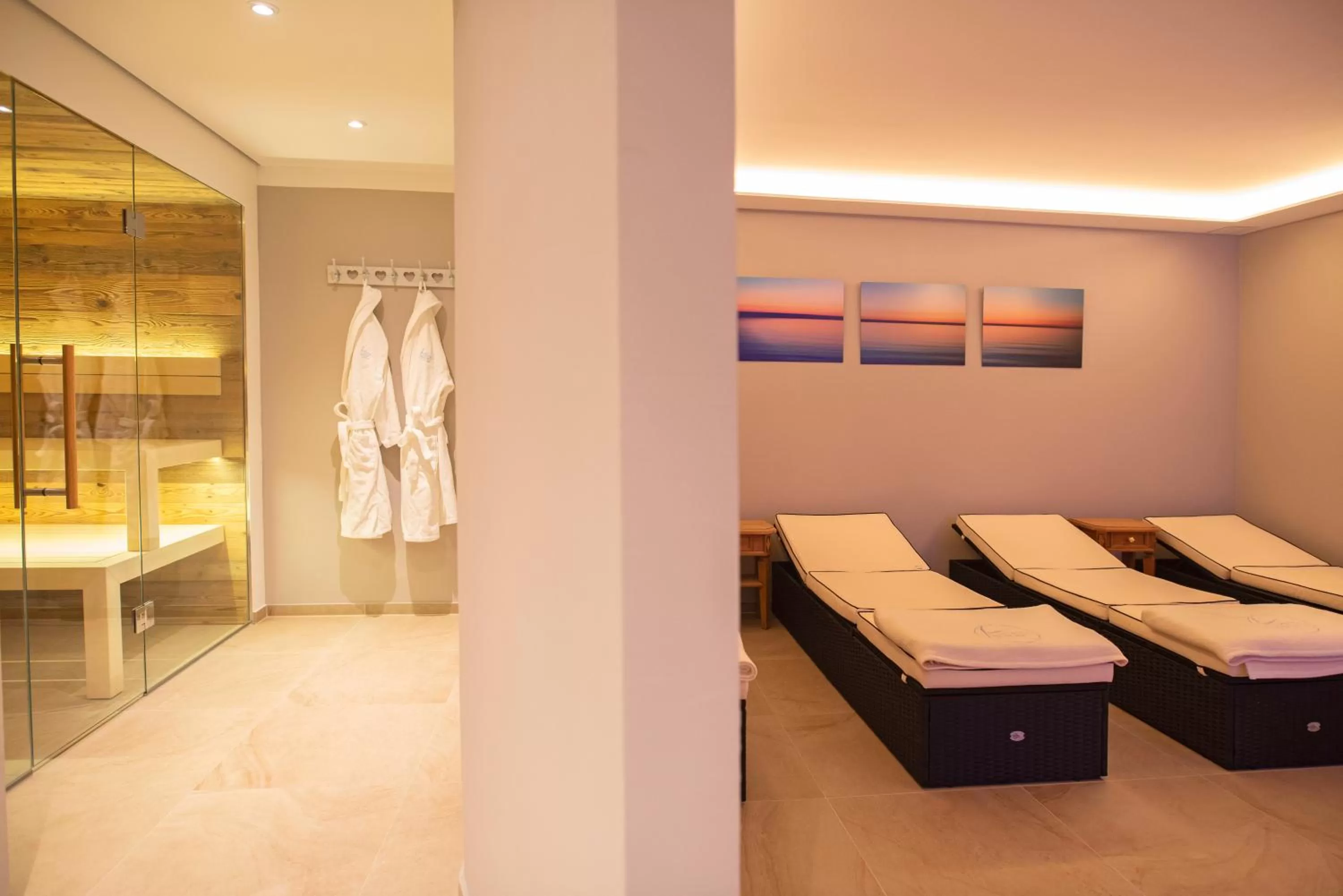 Sauna, Bed in Hotel Berlin Tegernsee