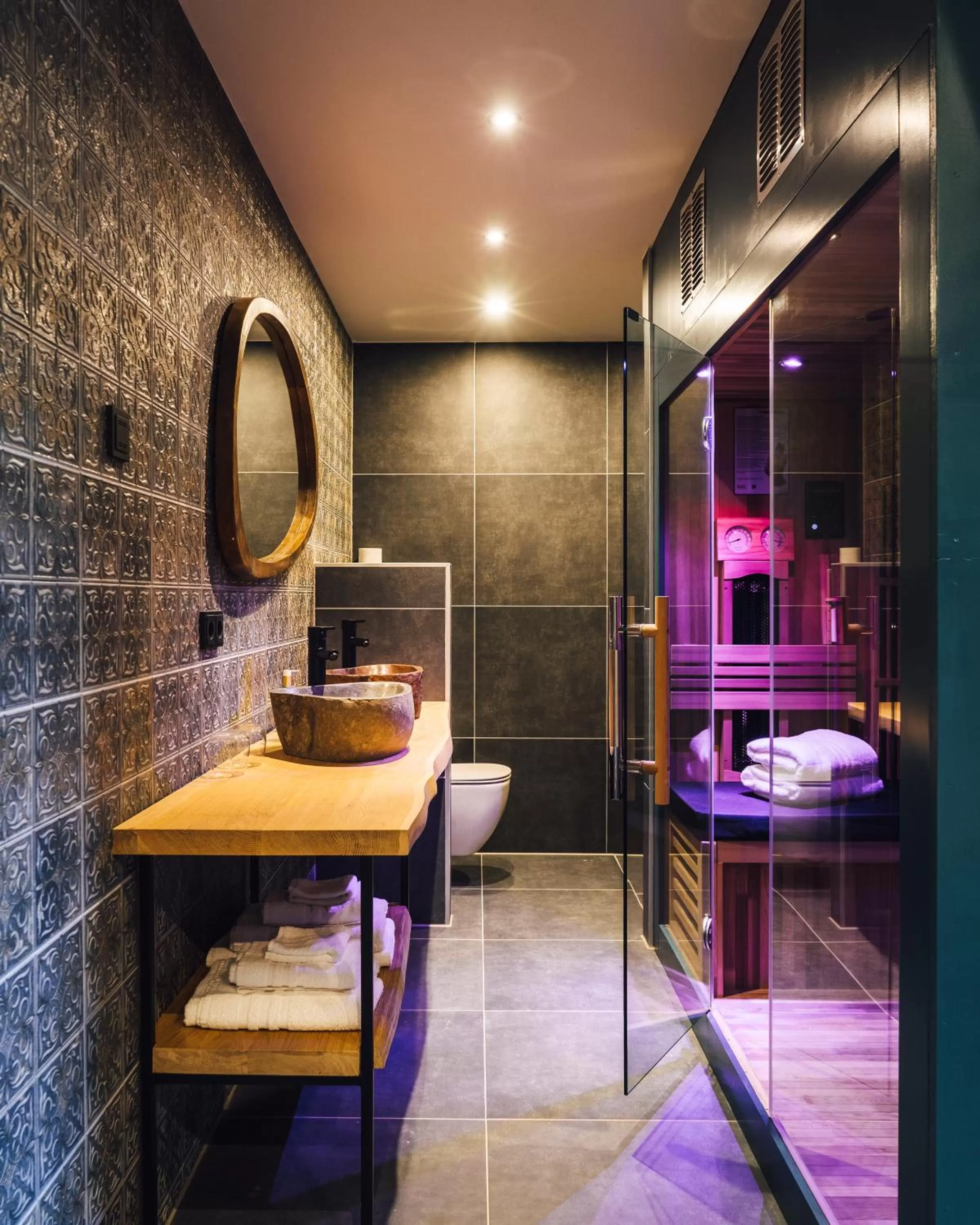 Sauna, Bathroom in Oldschool Hotel