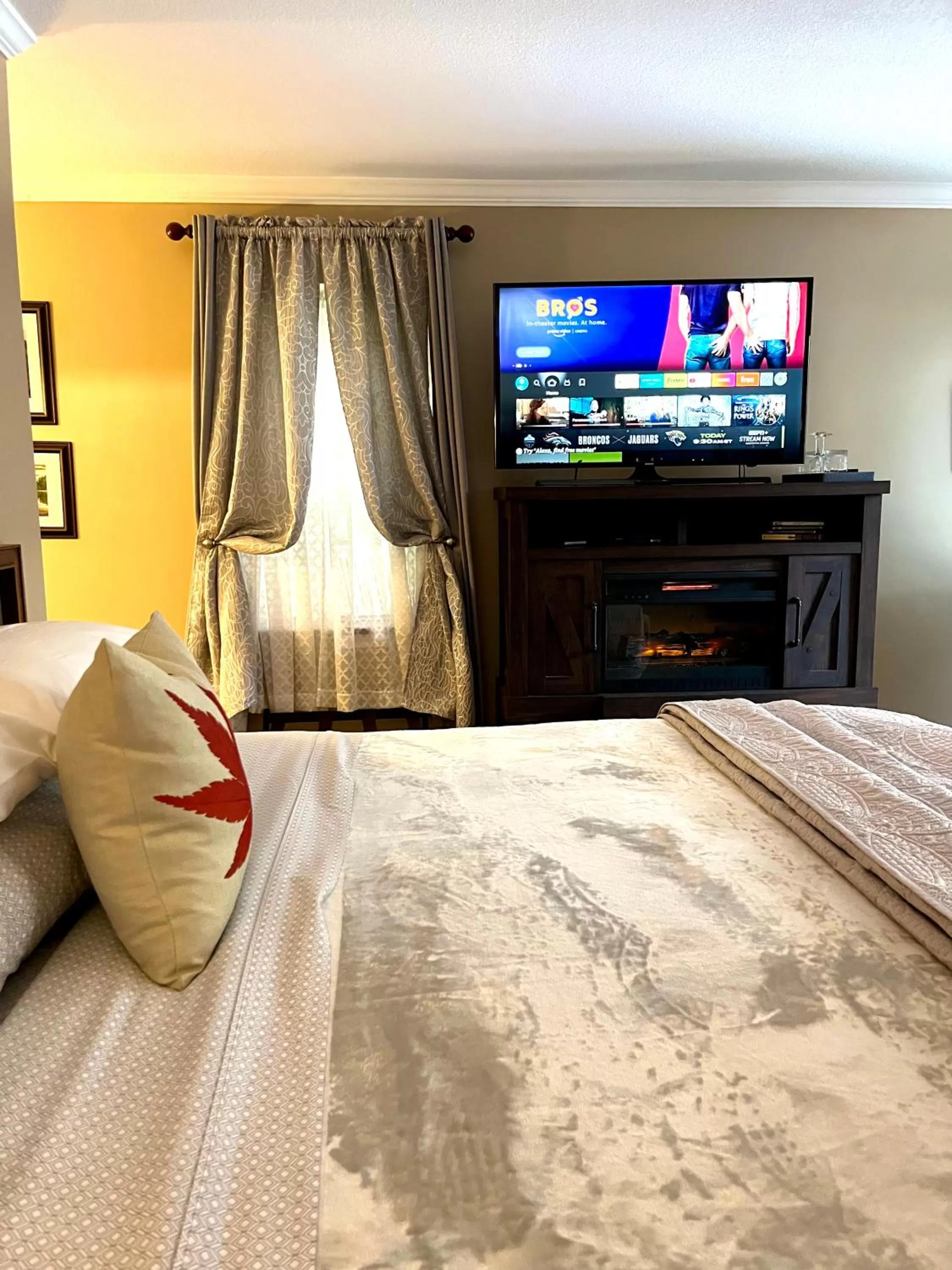 Bed in Grafton Lodge