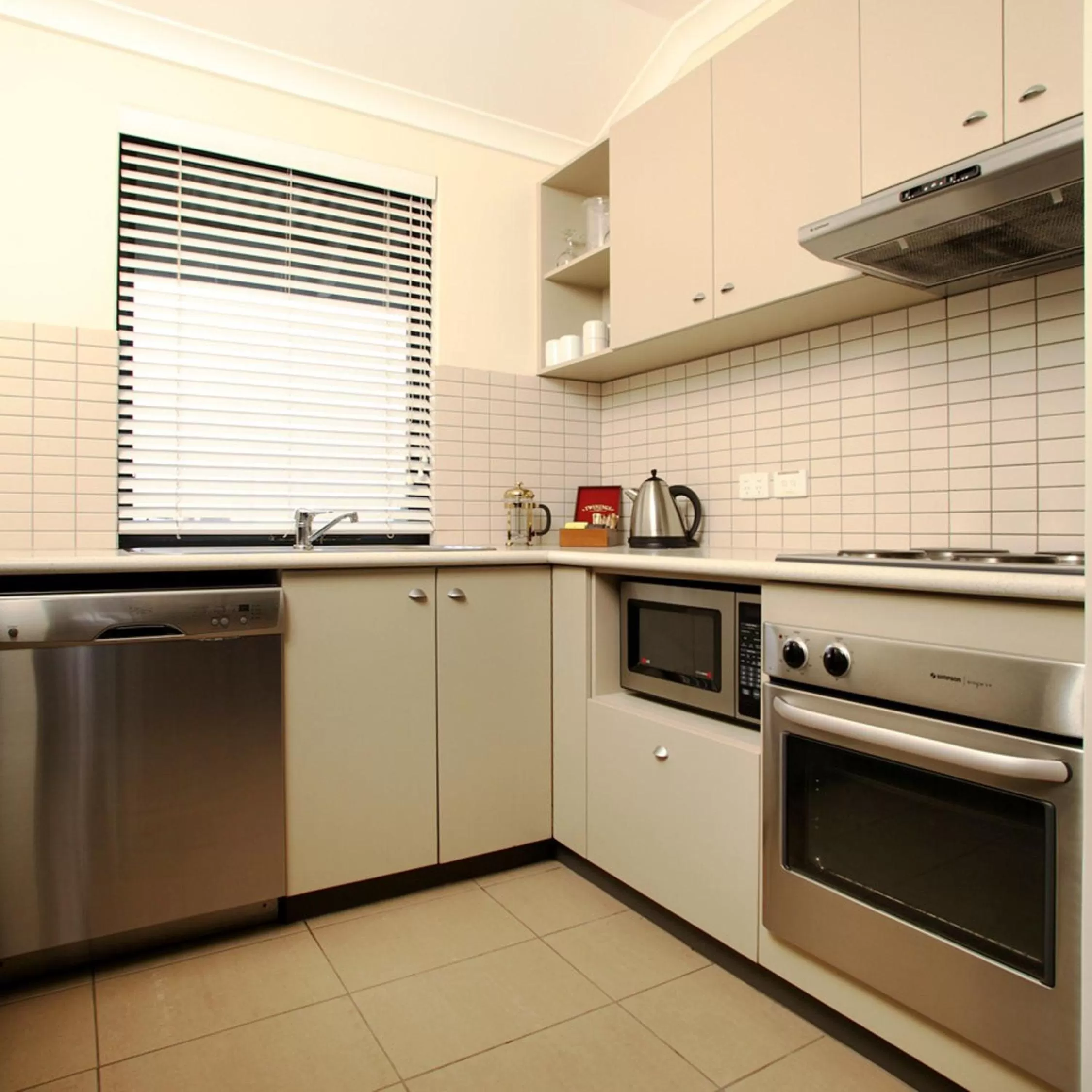 Kitchen or kitchenette in Mantra Geraldton