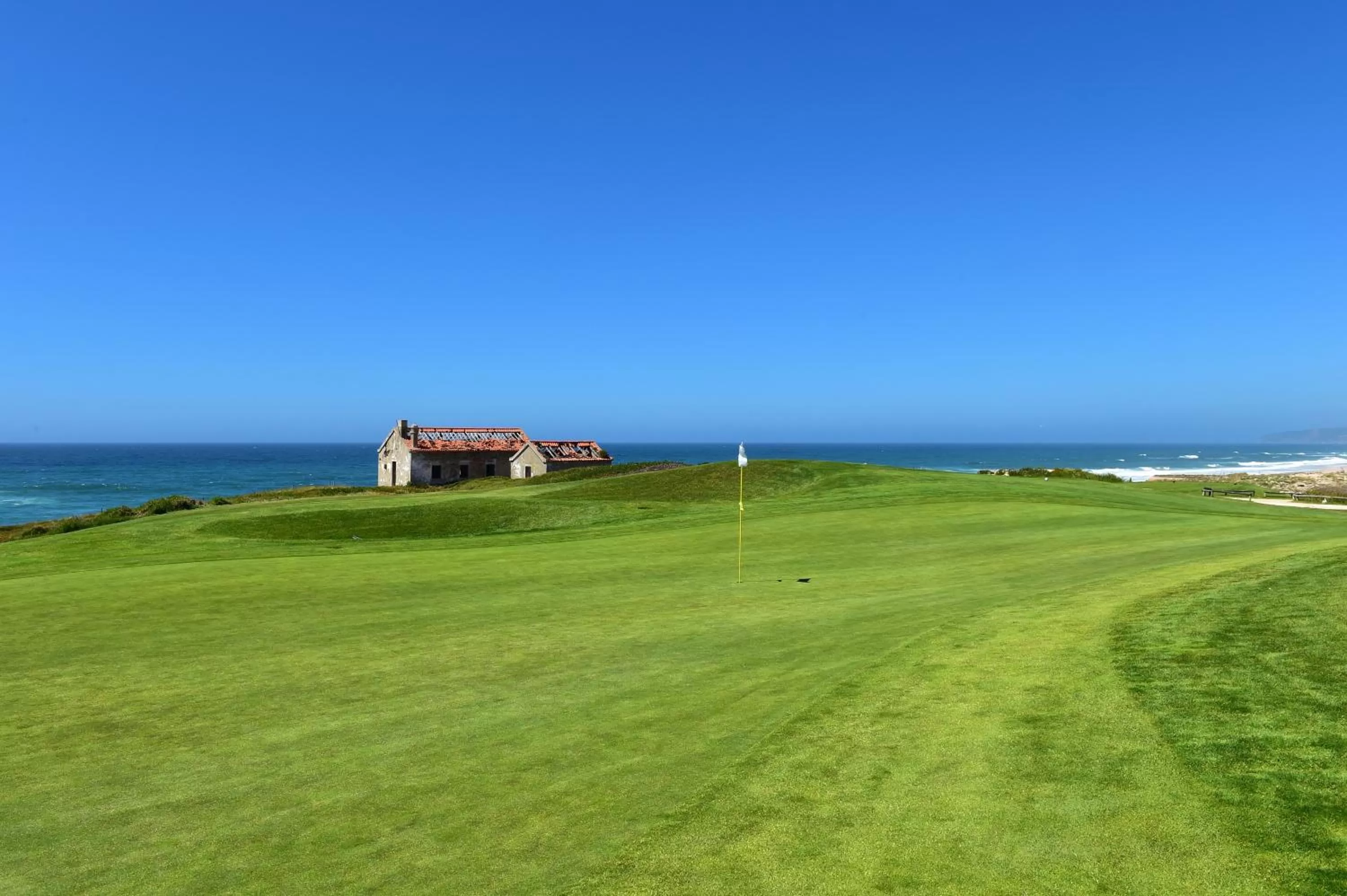 Golfcourse in Mercearia D'Alegria Boutique B&B