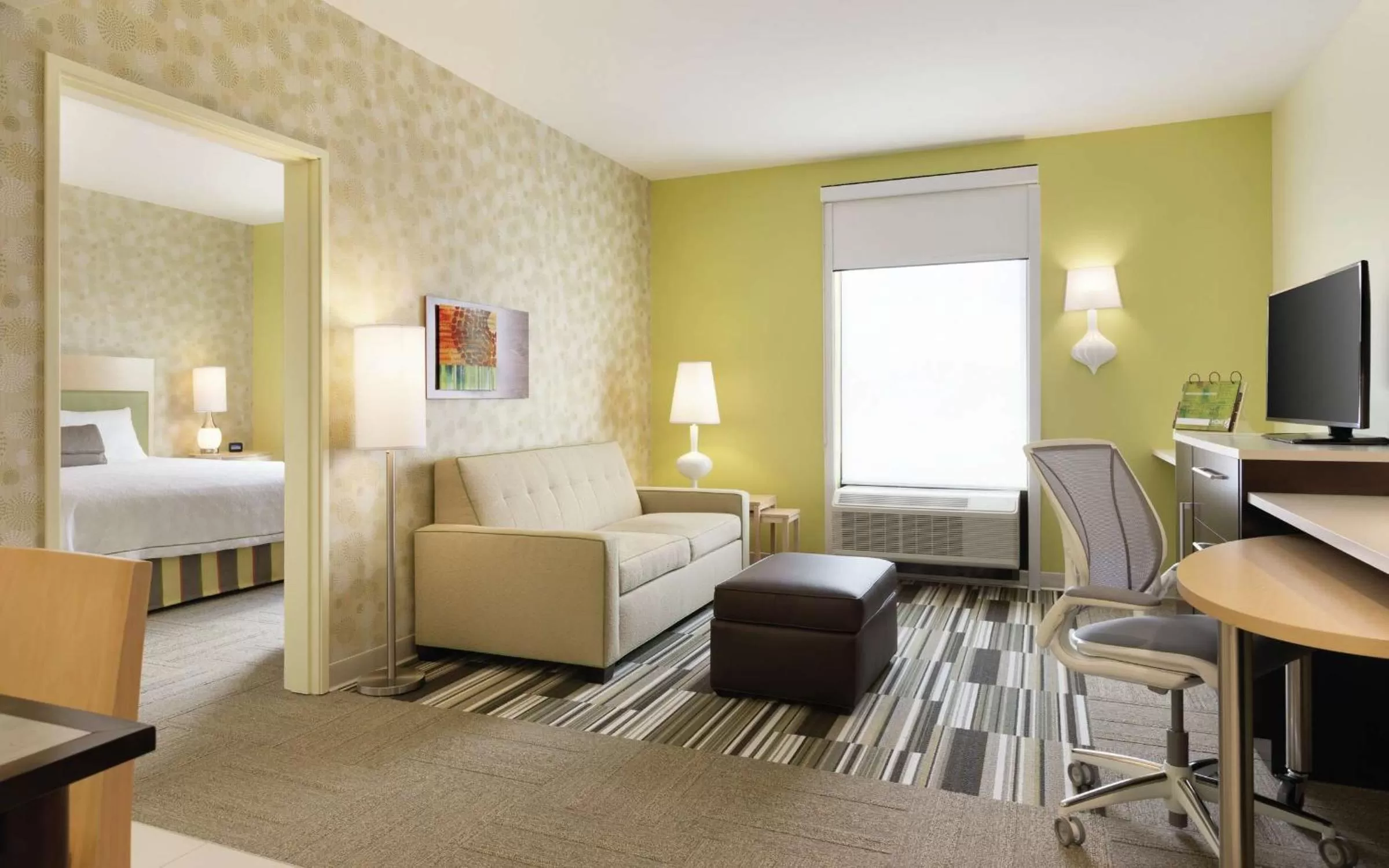 Bedroom, Bed in Home2 Suites By Hilton La Crosse