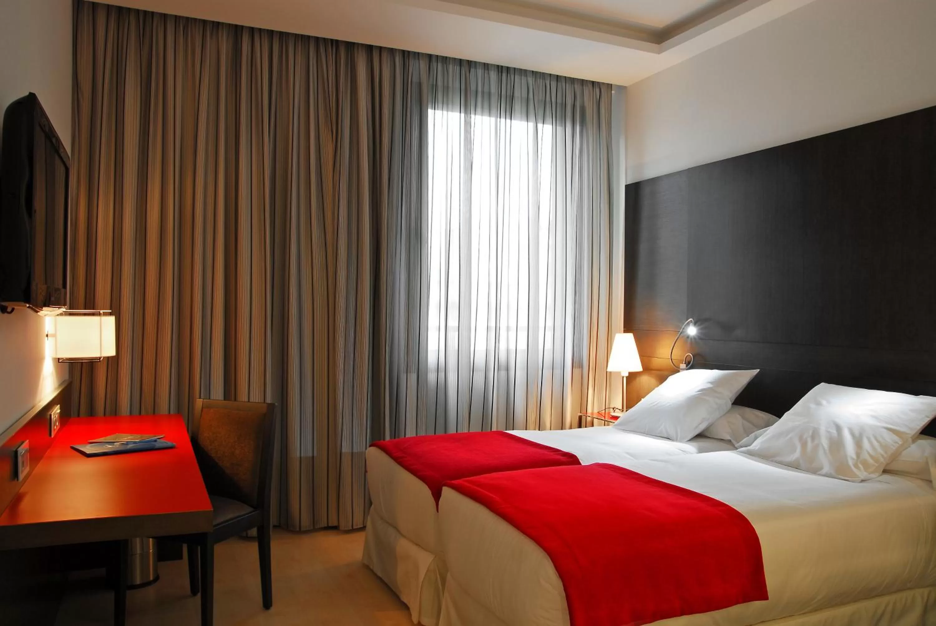Bed in Grupotel Gran Via 678