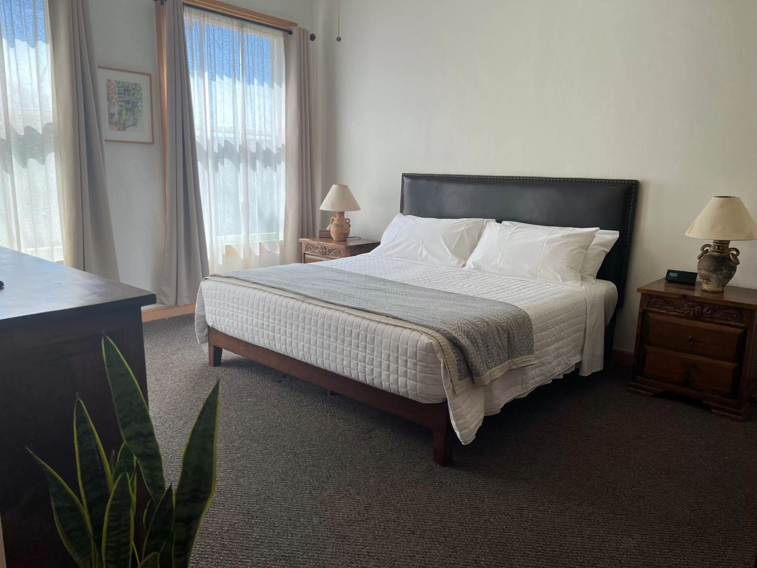 Bedroom, Bed in Canyon Rose Suites