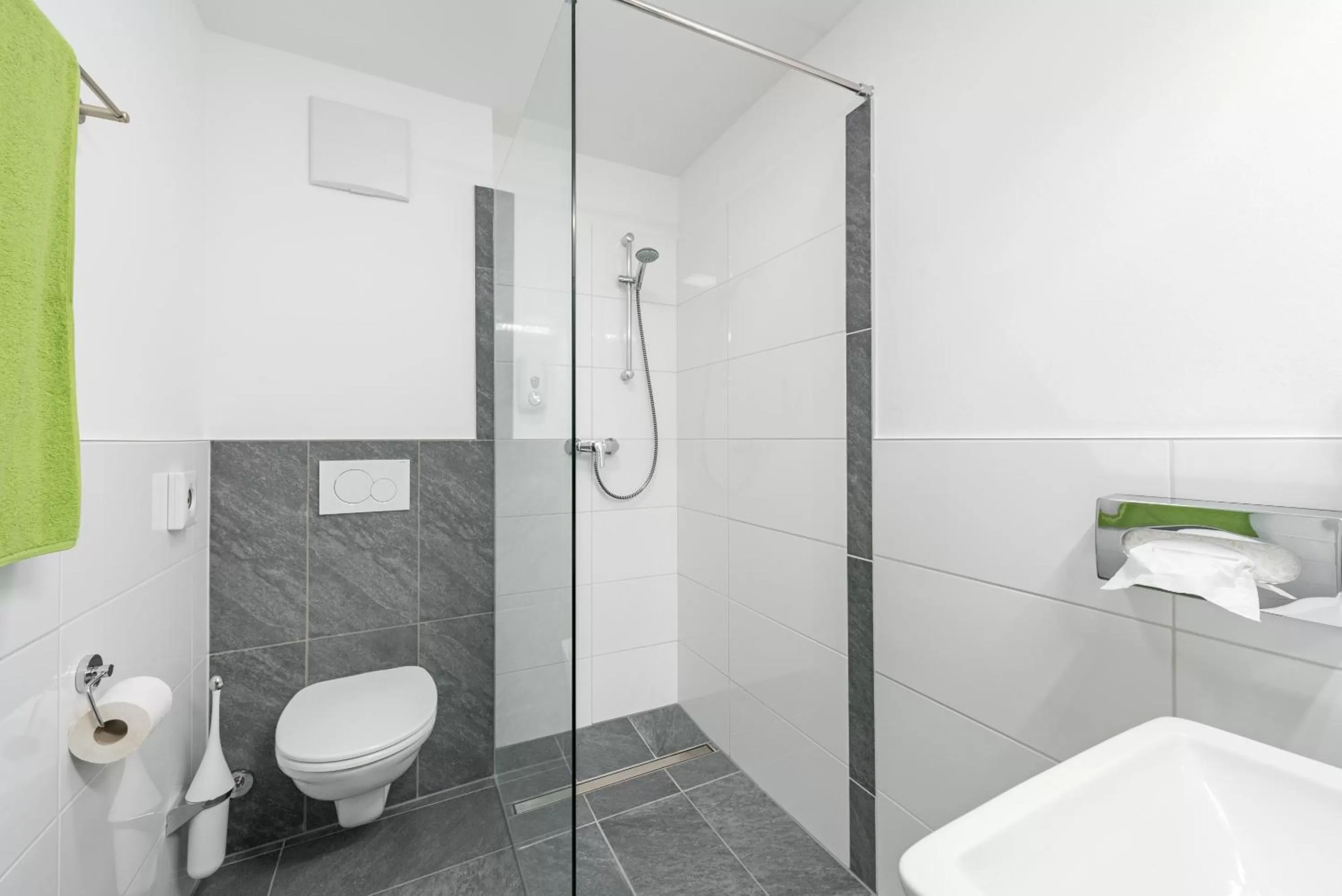 Shower in Hotel "City Rooms Wels"