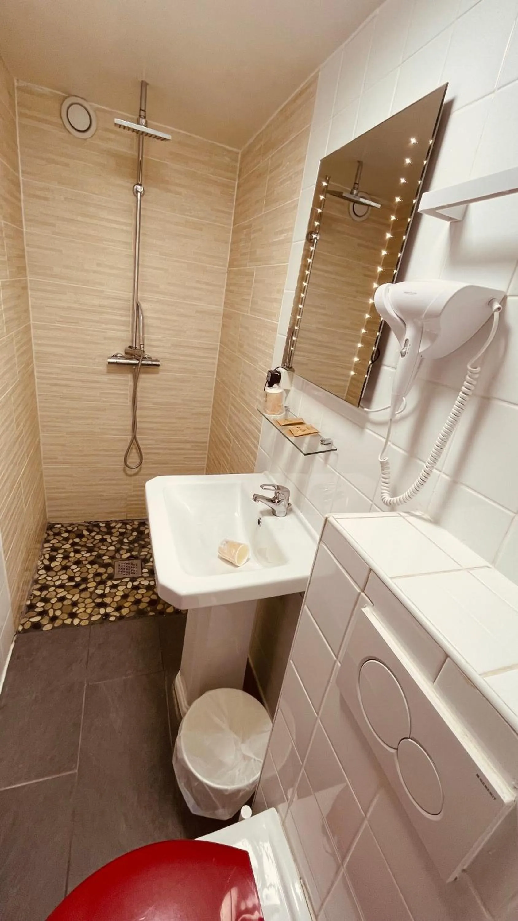 Shower in Jeff Hotel