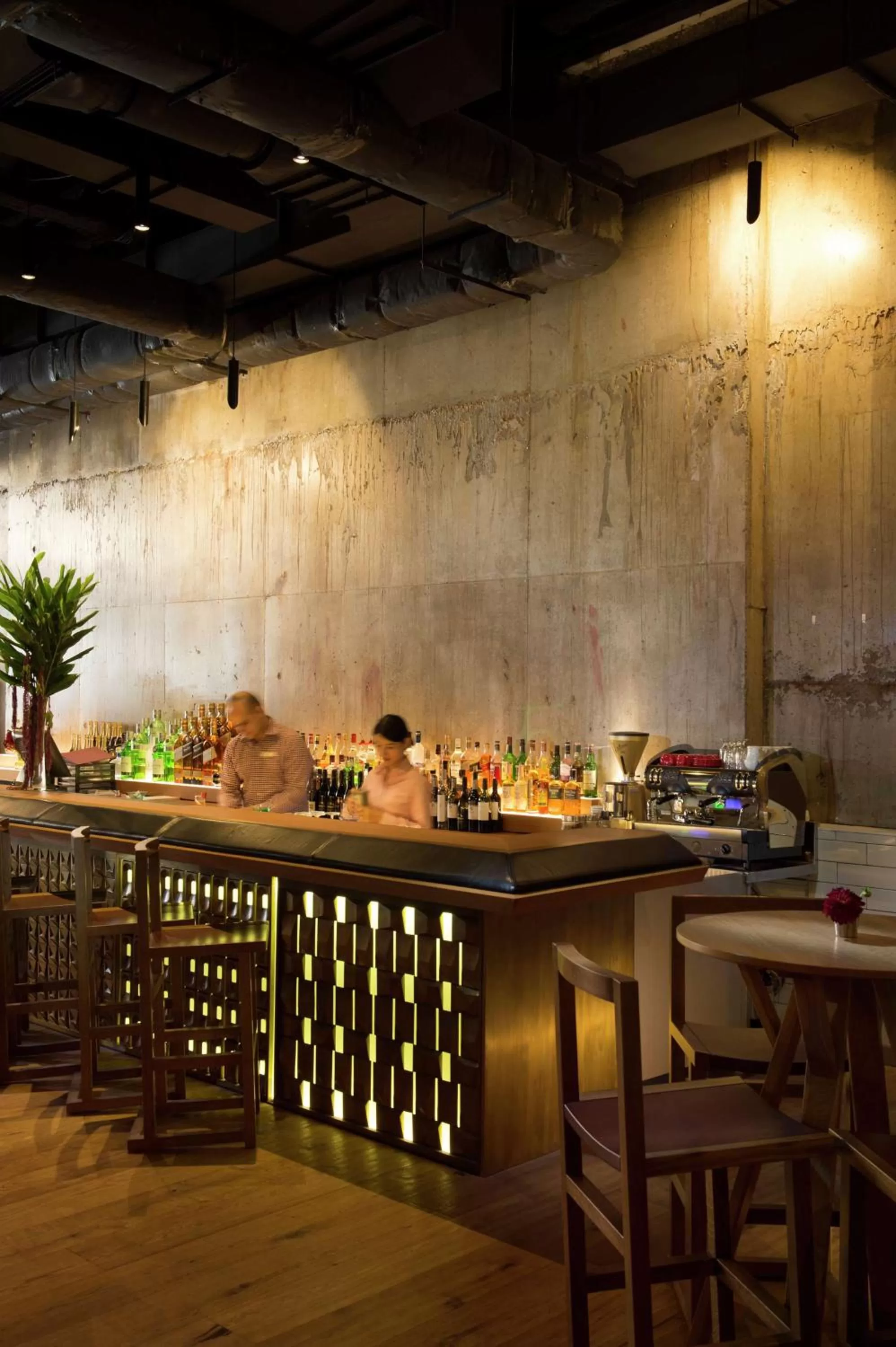 Lounge or bar in DoubleTree by Hilton Melbourne