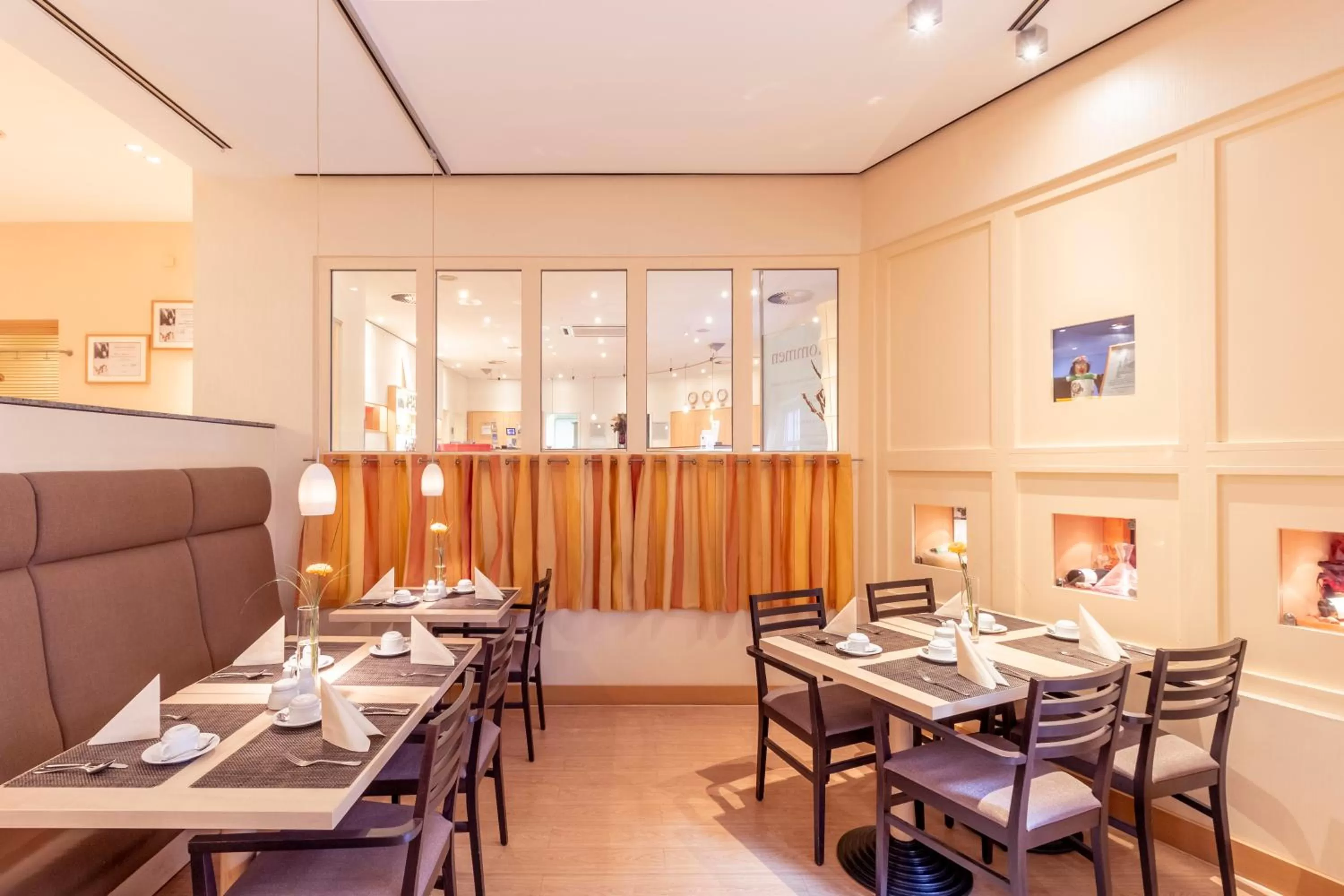 Restaurant/places to eat in Mercure Hotel Köln City Friesenstraße