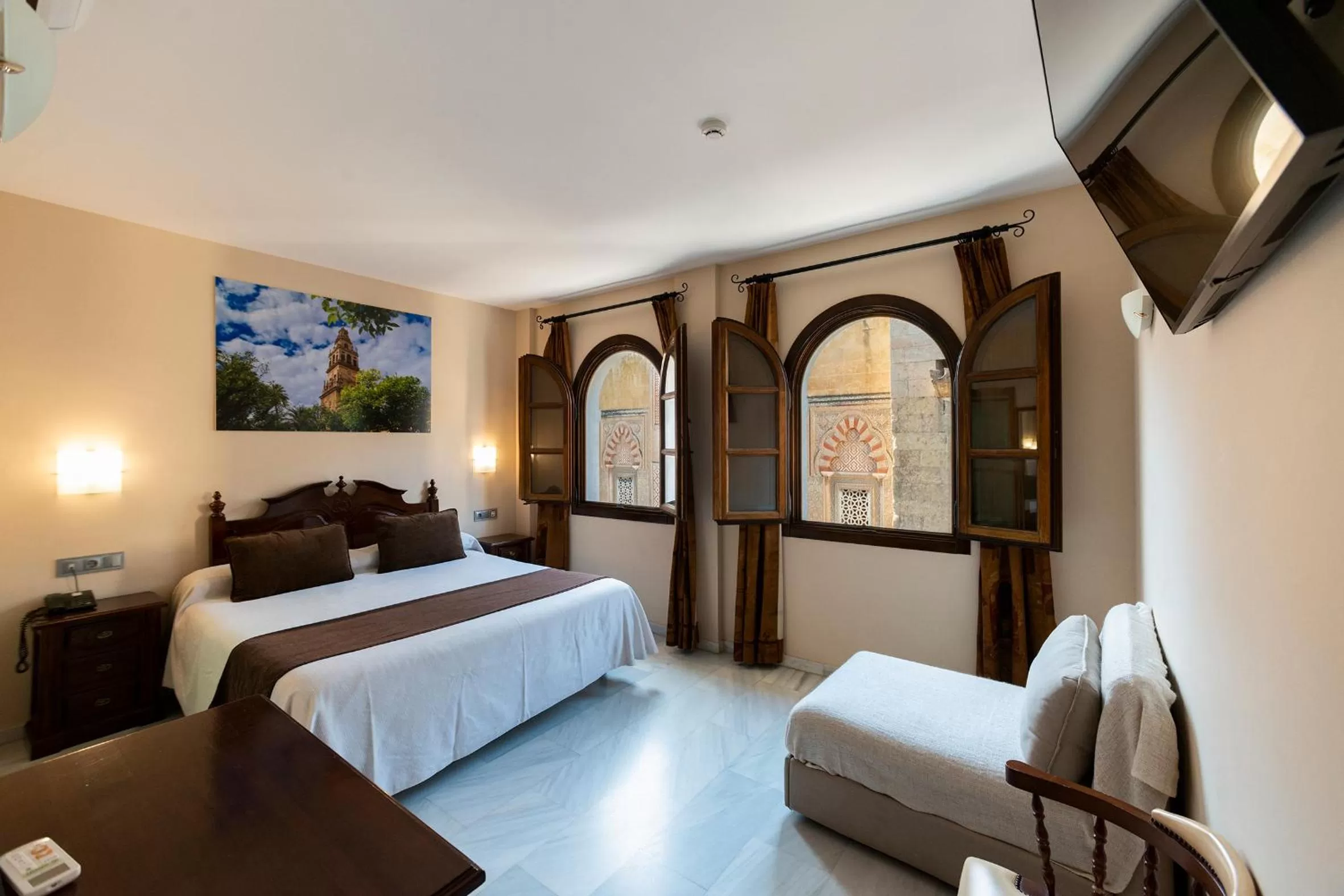 Photo of the whole room, Bed in Hotel Casa Museo de la Mezquita