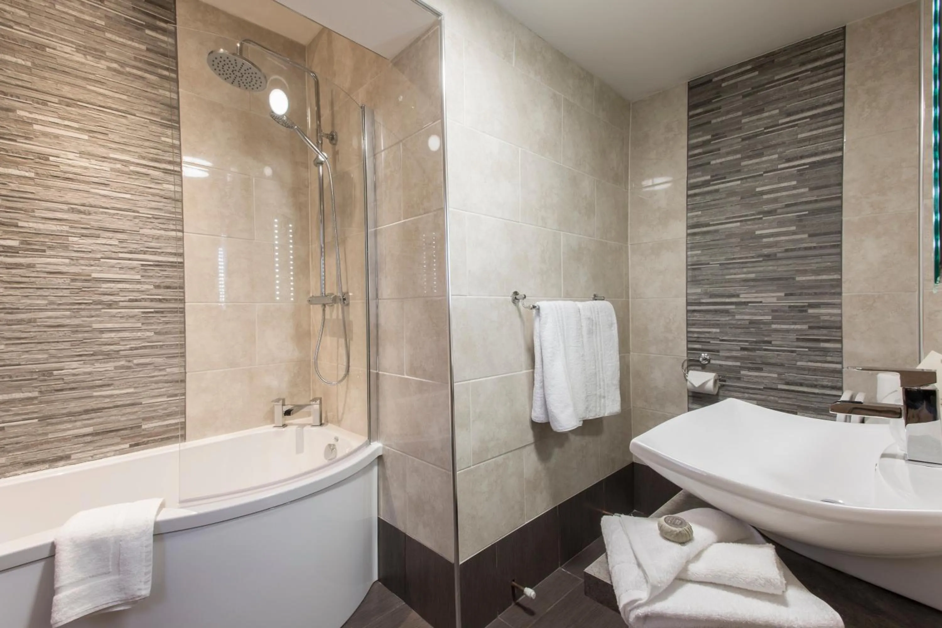 Bathroom in The White Hart Hotel