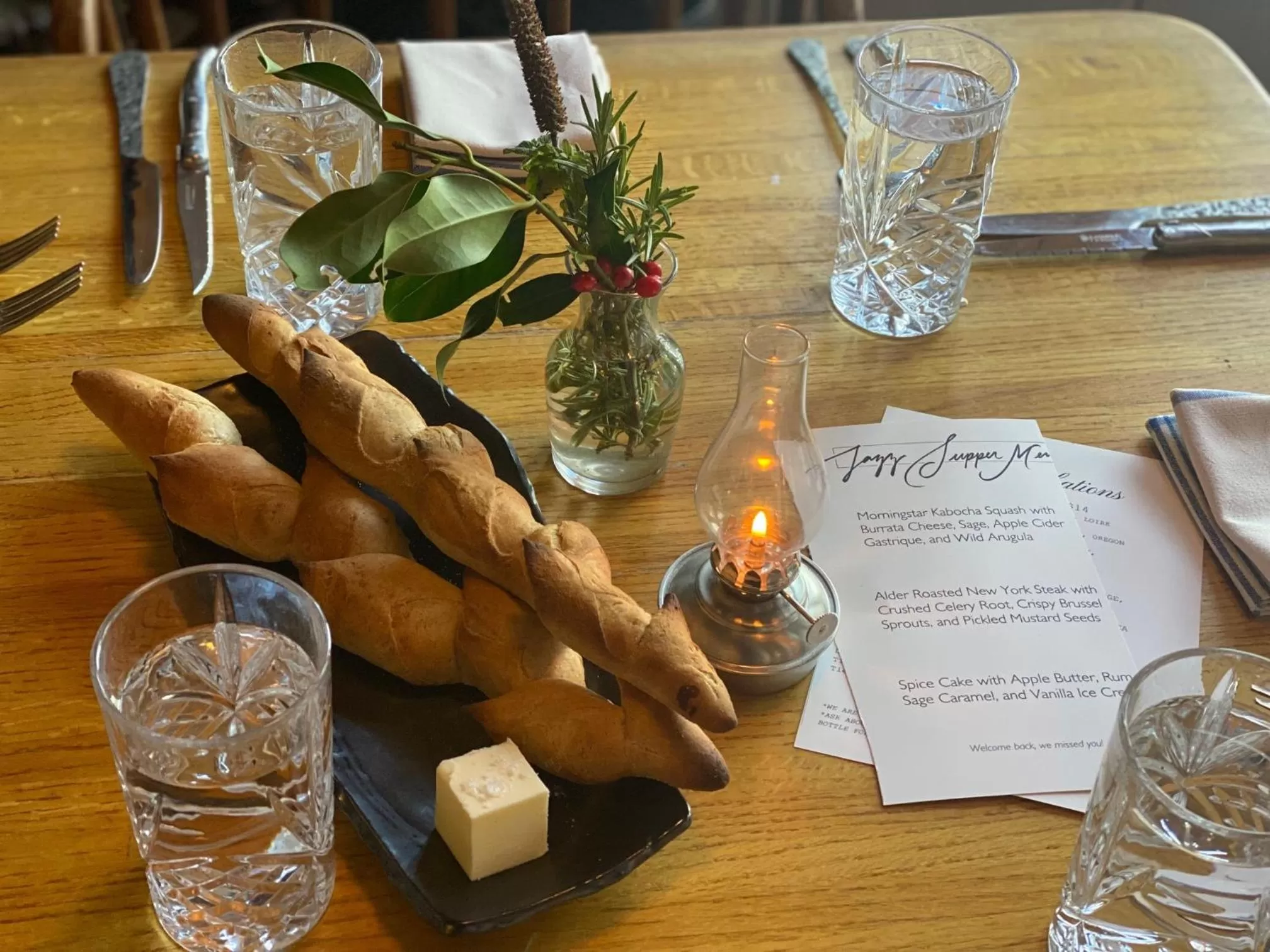 Food and drinks in Orcas Hotel