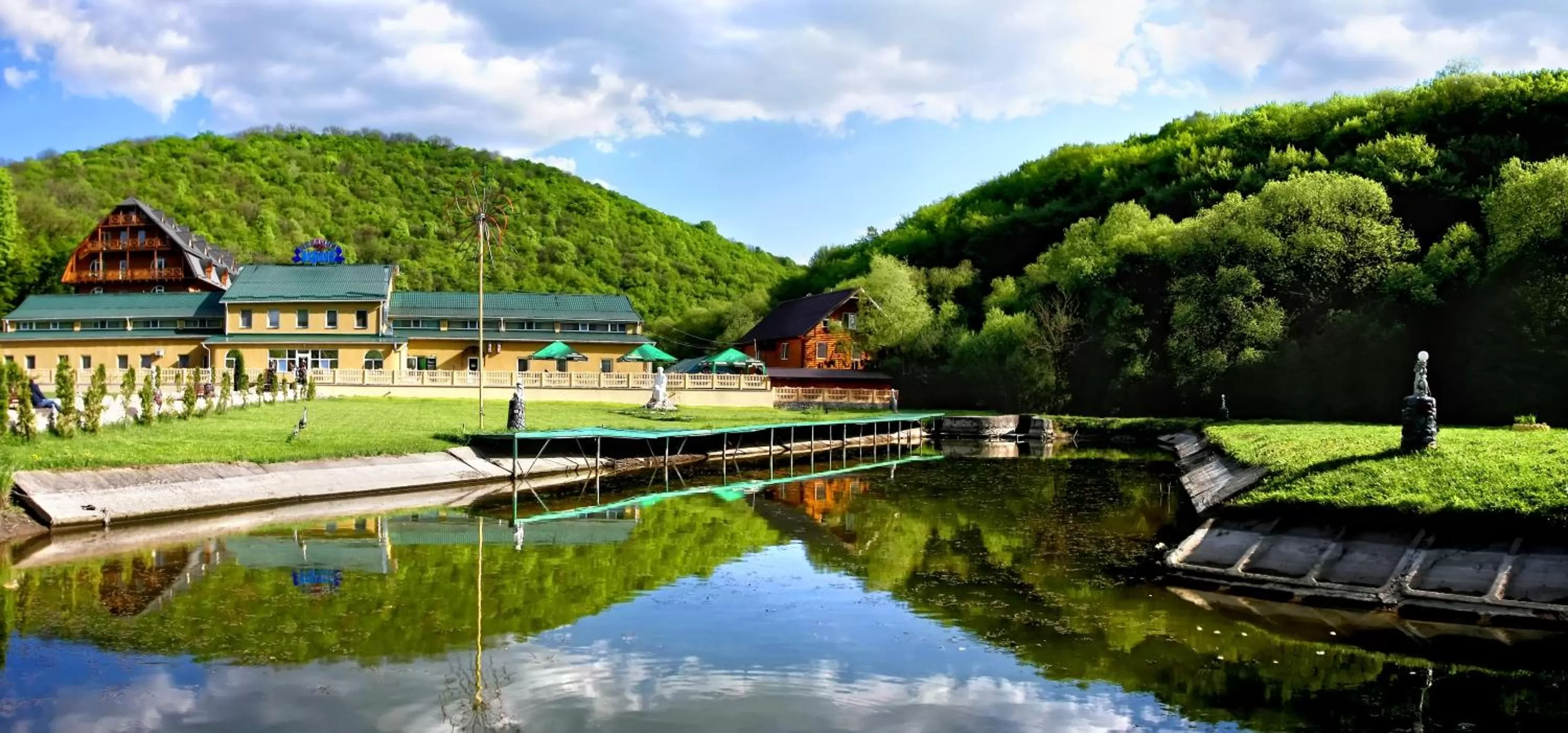 Property building in Perlyna Podillyа