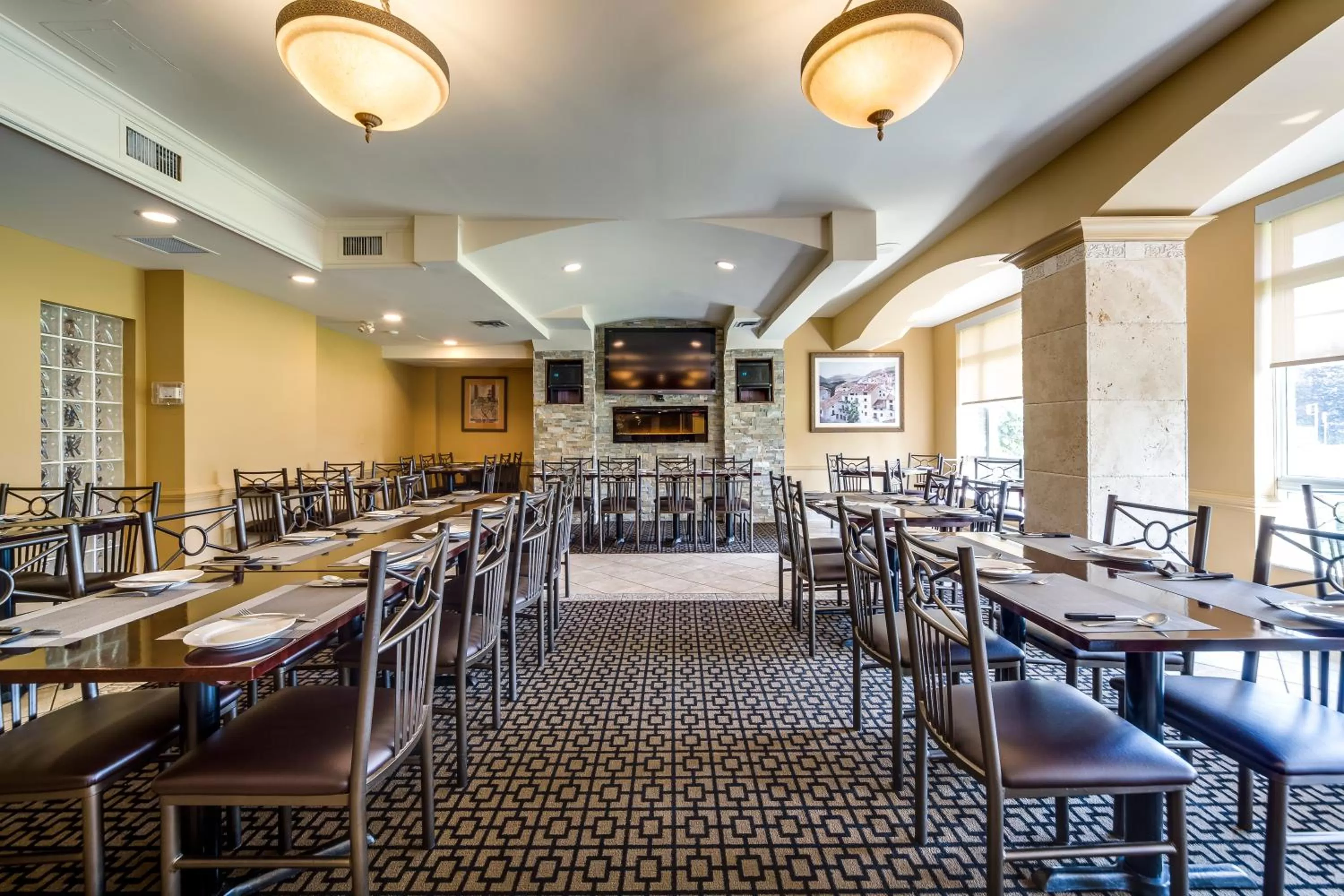 Restaurant/places to eat in Monte Carlo Inn Markham