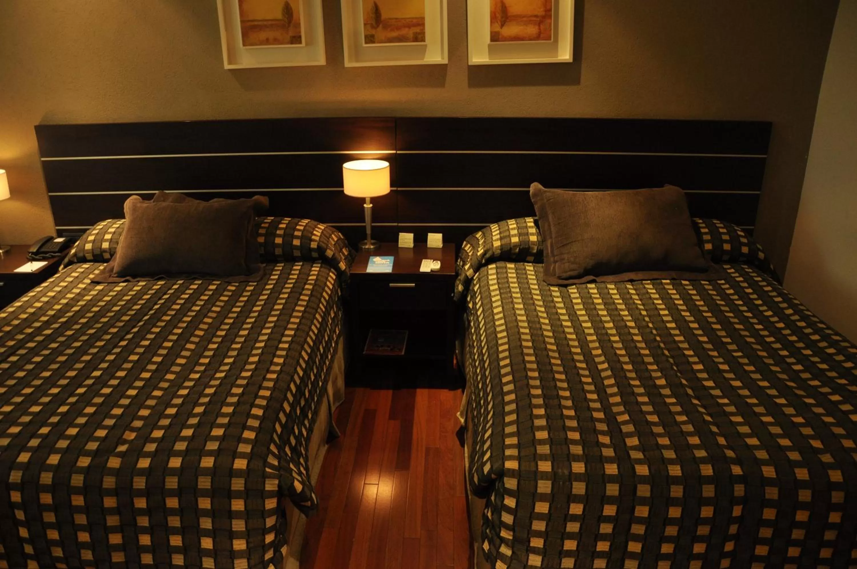 Standard Twin Room in Orfeo Suites Cordoba