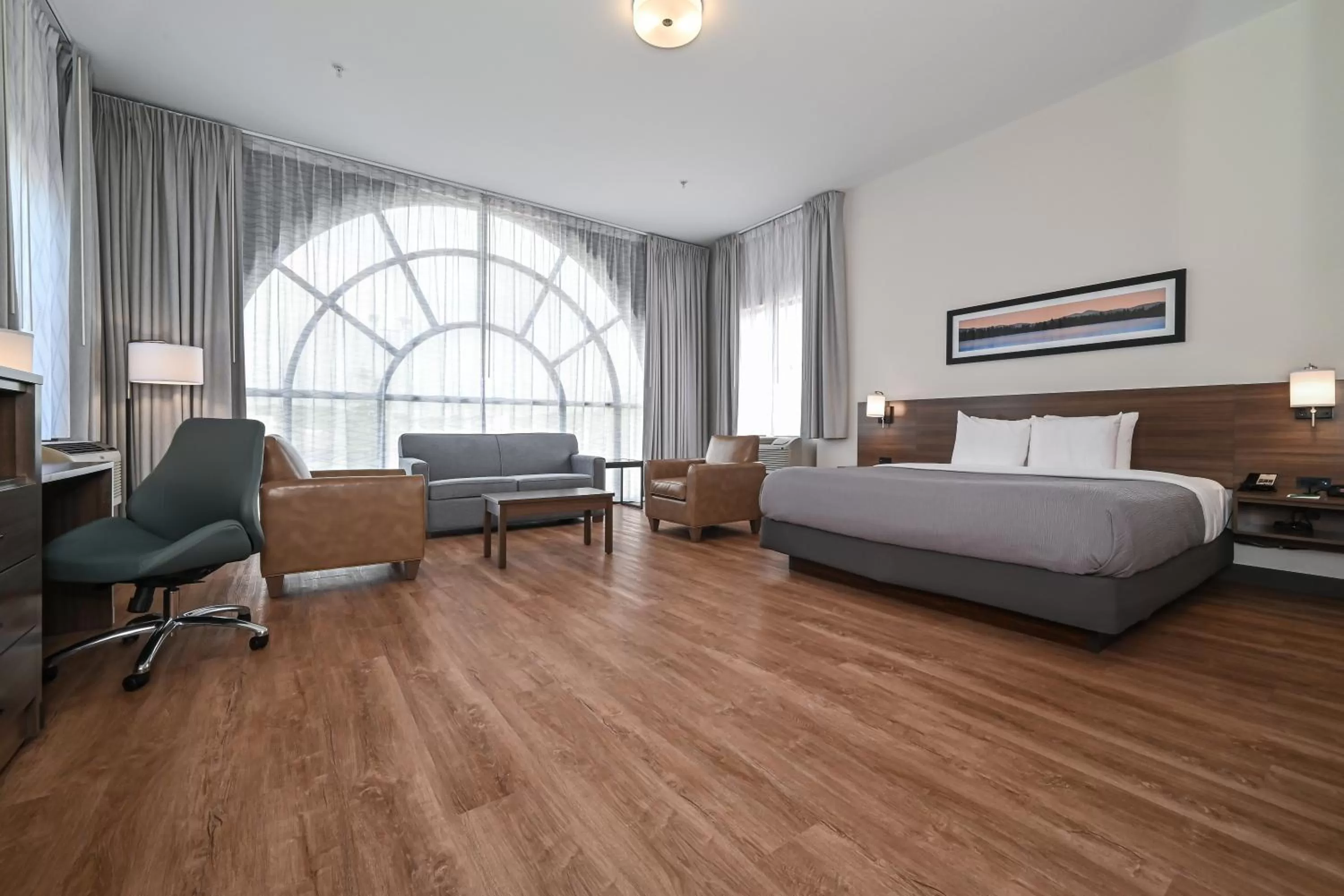 Bed in Quality Inn & Suites Matthews - Charlotte