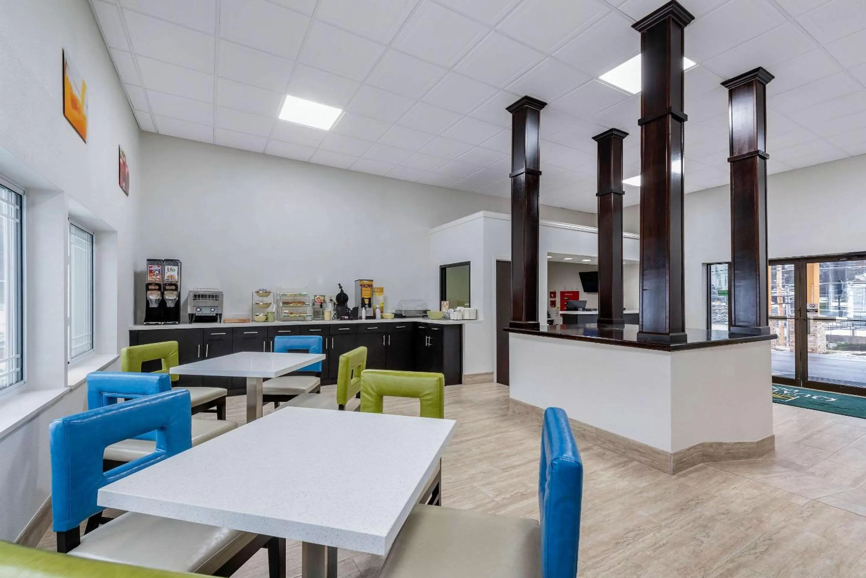 Restaurant/places to eat in Quality Inn