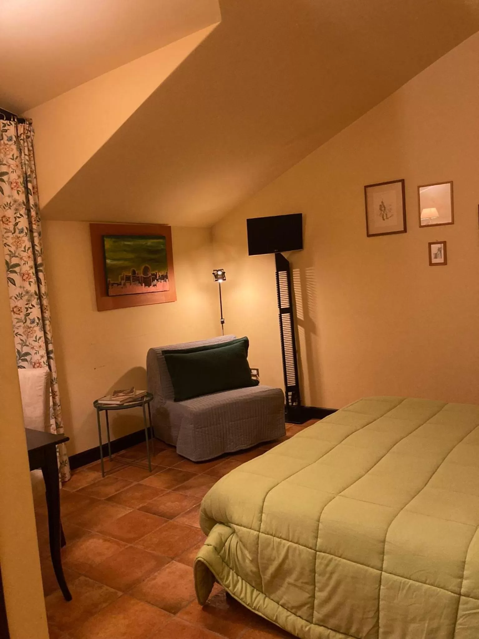 Photo of the whole room, Bed in B&B MontAlbano
