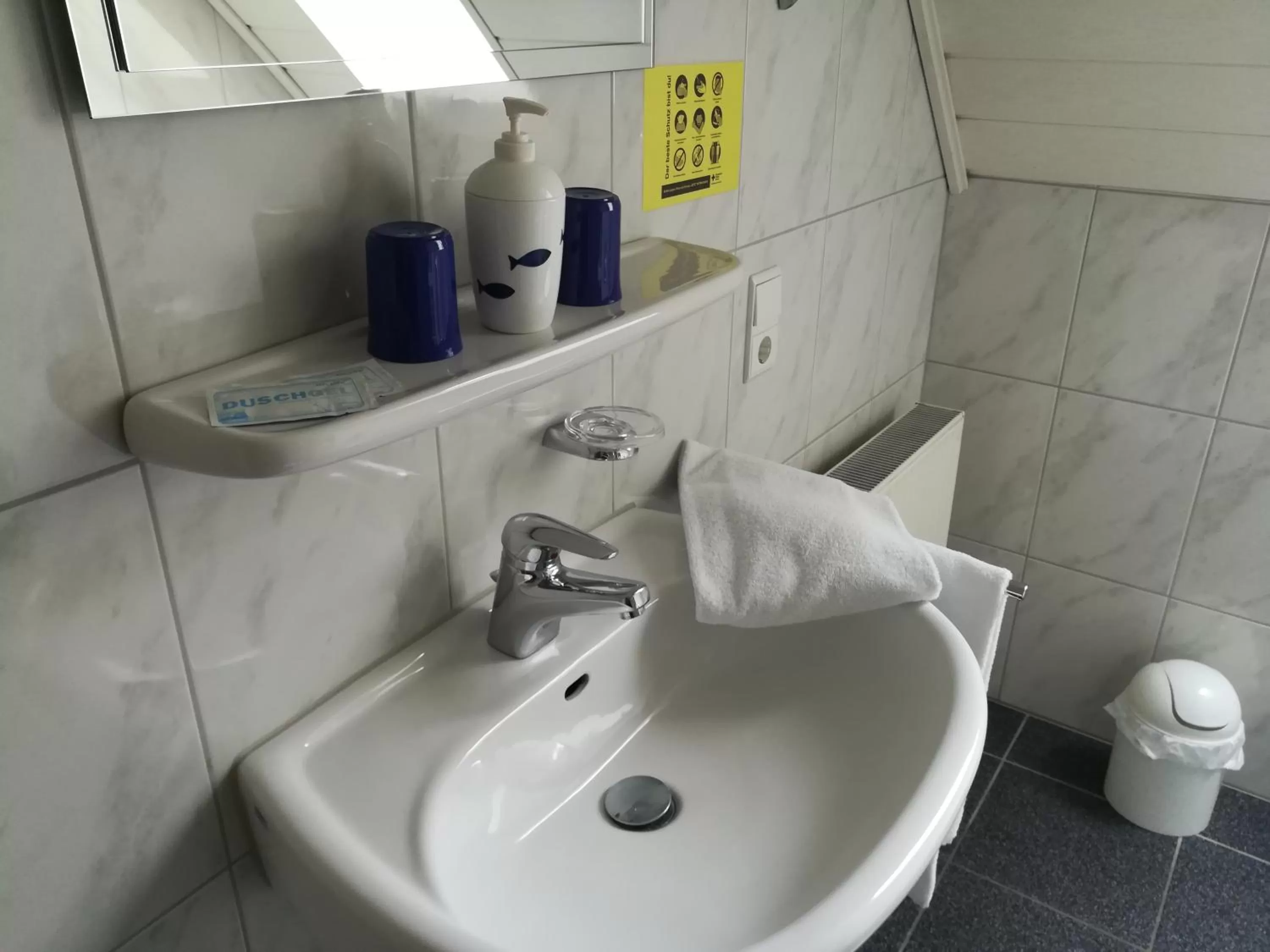 Bathroom in Gästehaus Grunewald Bed & Breakfast