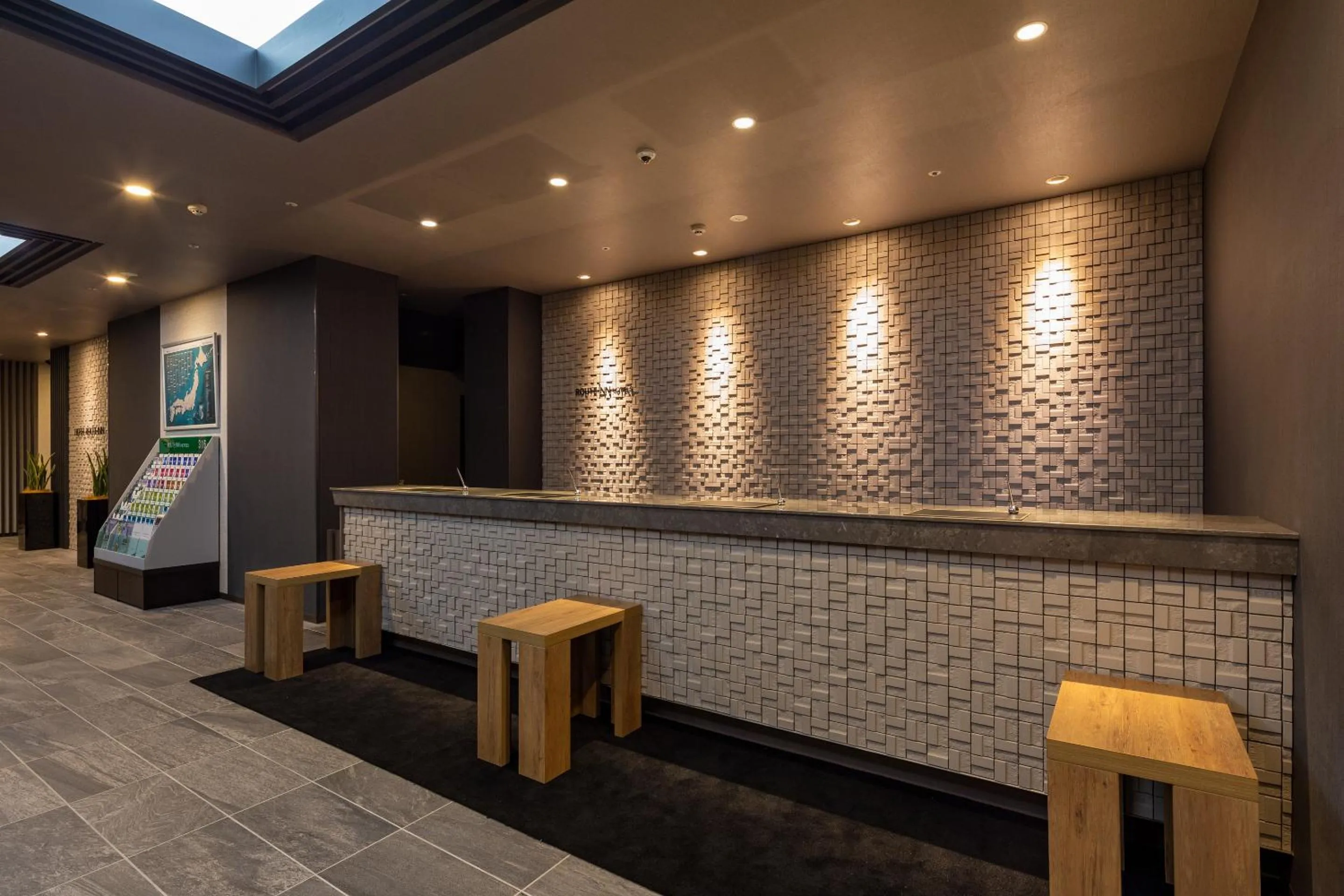 Lobby or reception in Hotel Route Inn Chiba Newtown Chuo Ekimae -Narita Kuko Akusesu Sen-