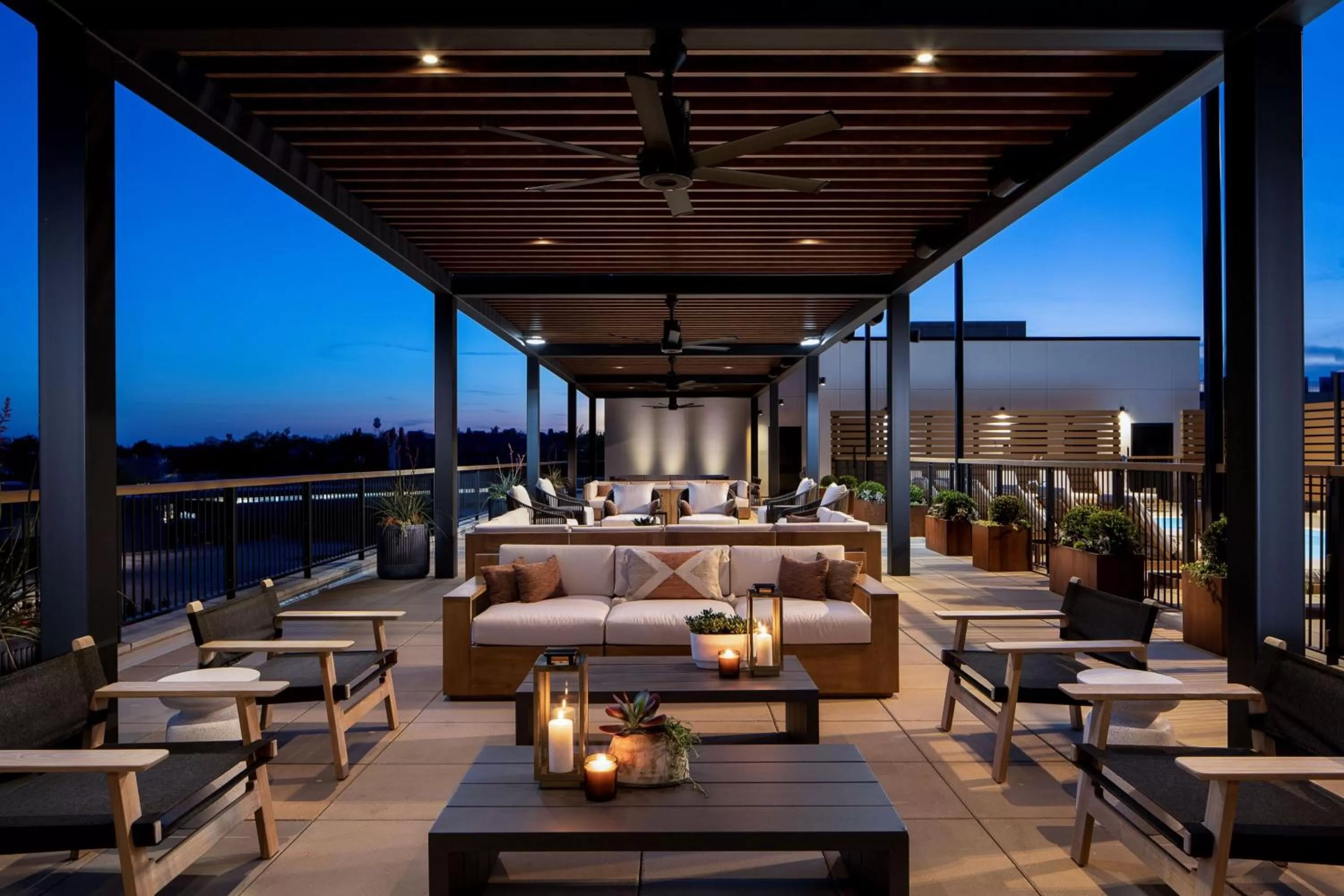 Lounge or bar in The Ellison, Oklahoma City, a Tribute Portfolio Hotel