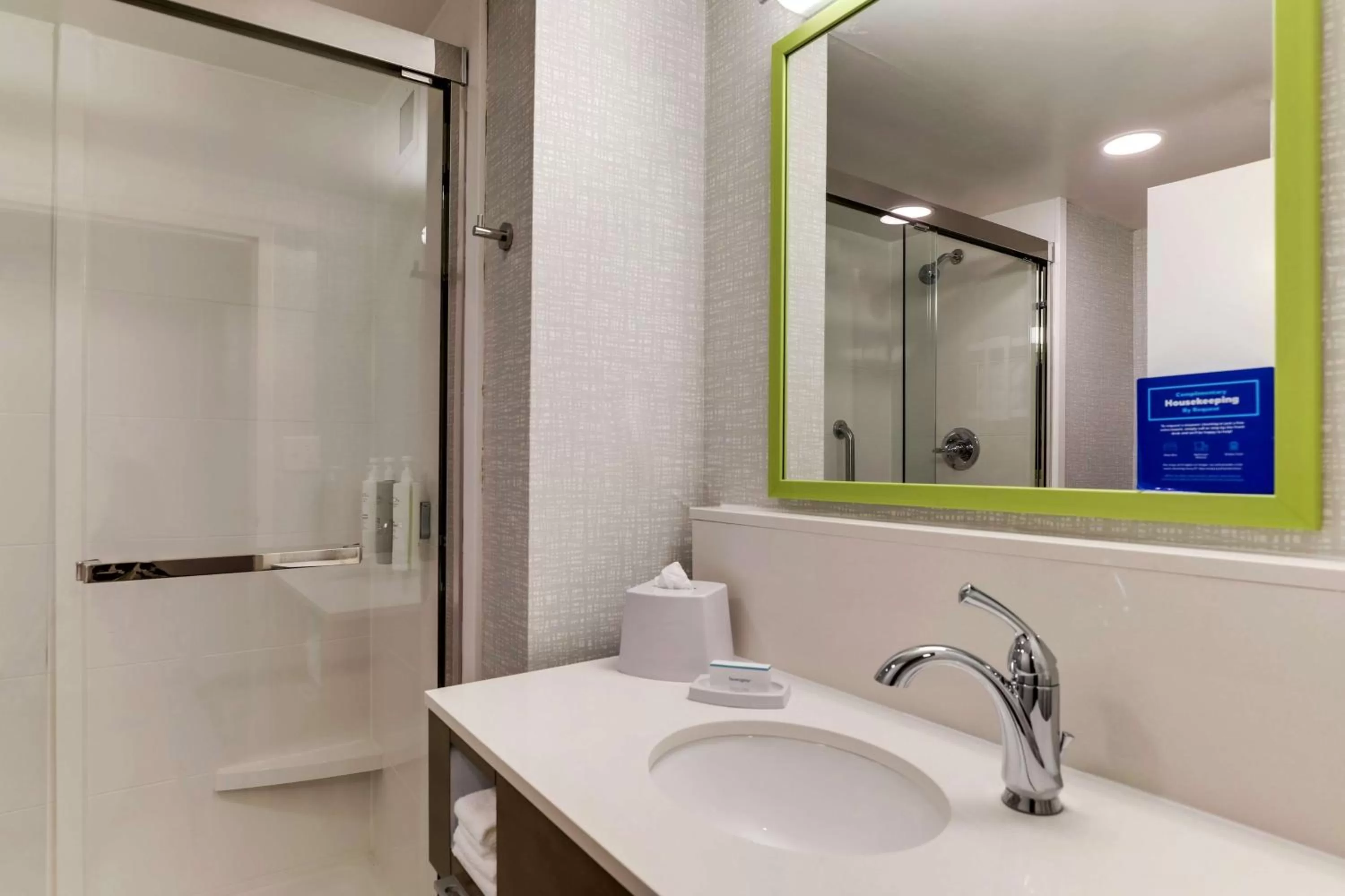 Bathroom in Hampton Inn Cumming