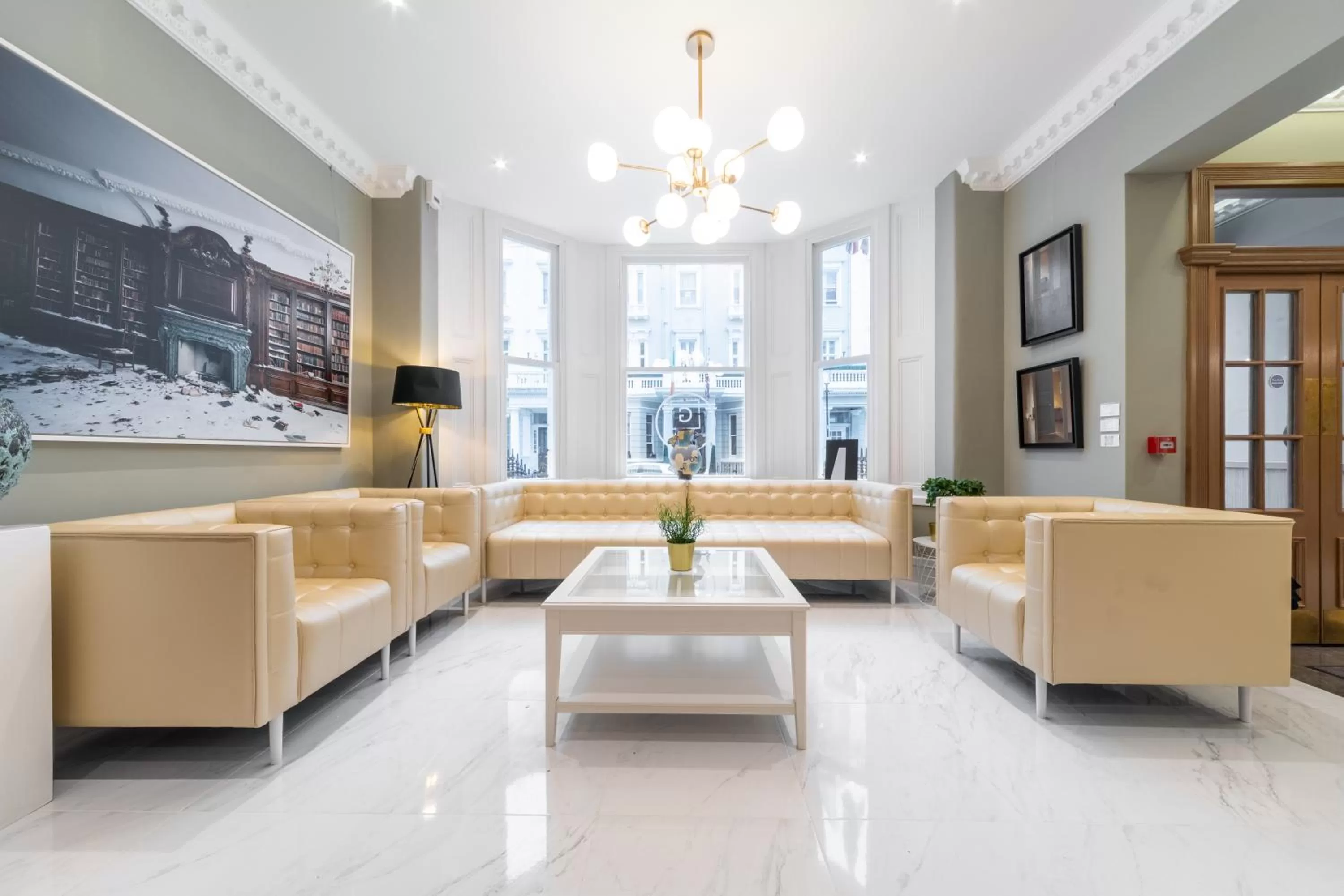 Lobby or reception in Gainsborough Hotel