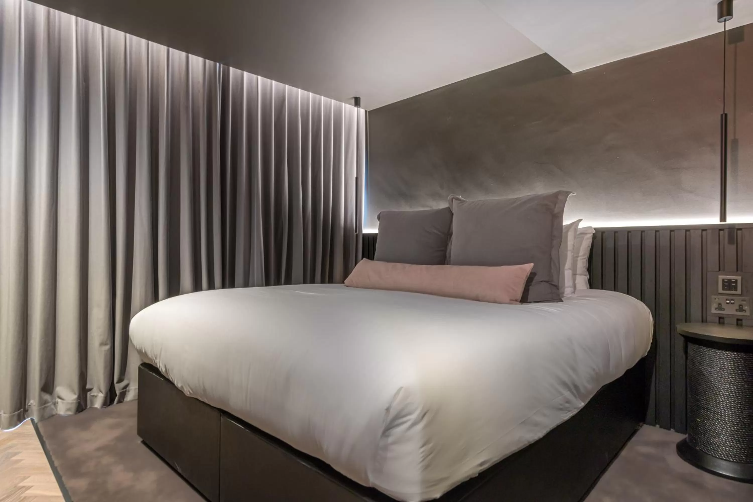 Bed in Velvet Hotel Manchester, WorldHotels Crafted