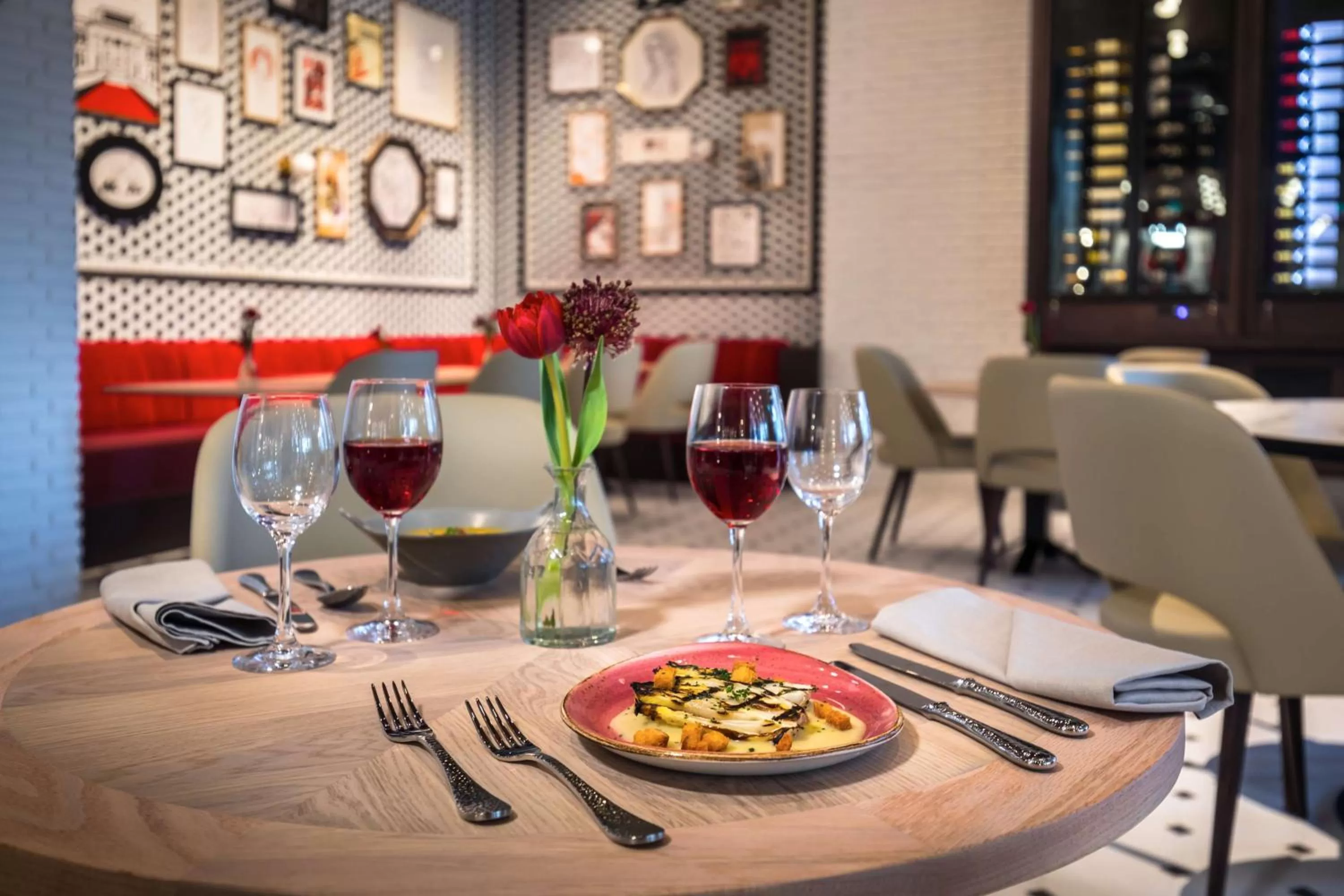 Restaurant/places to eat in Canopy by Hilton Madrid Castellana