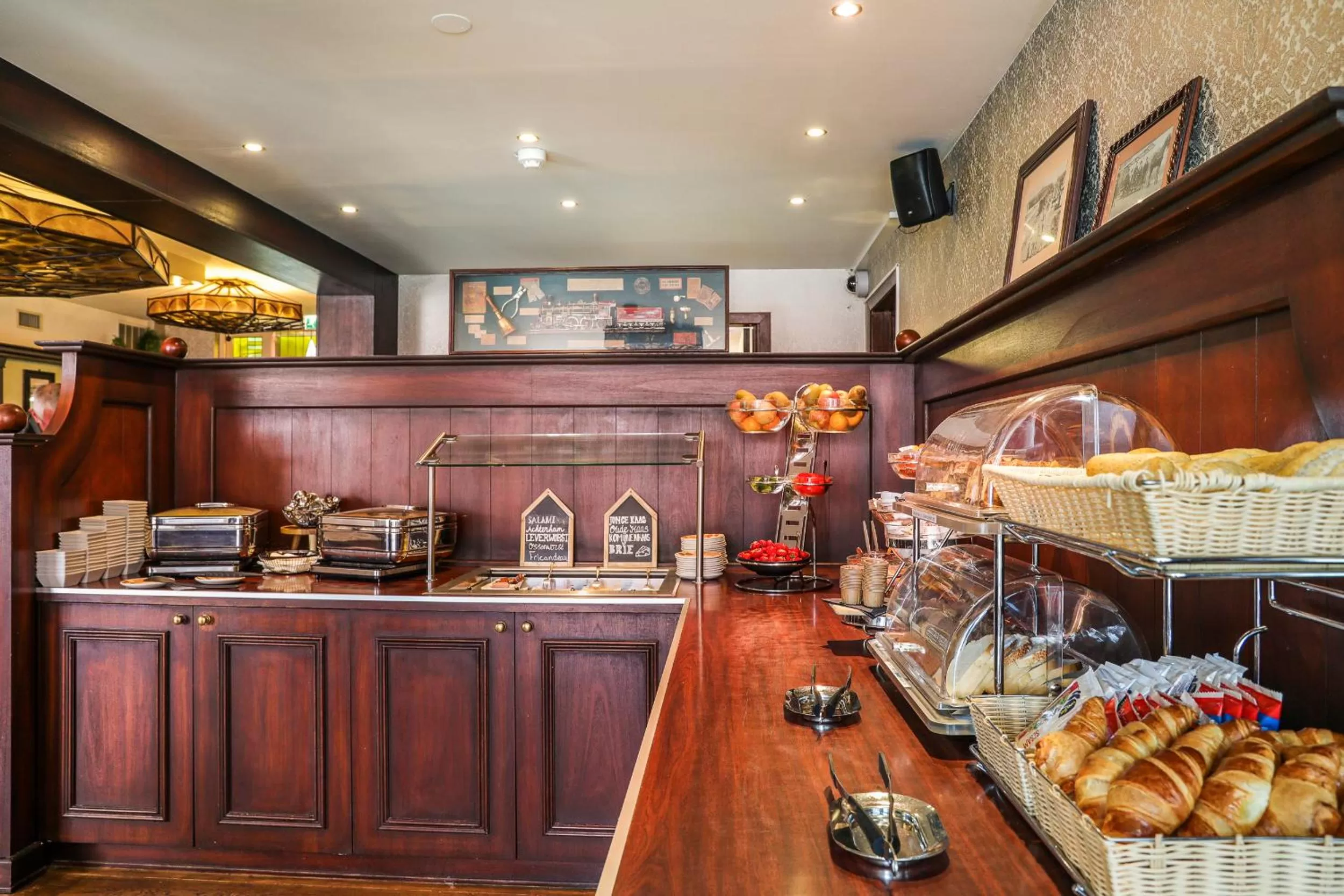 Breakfast in Hotel Victoria