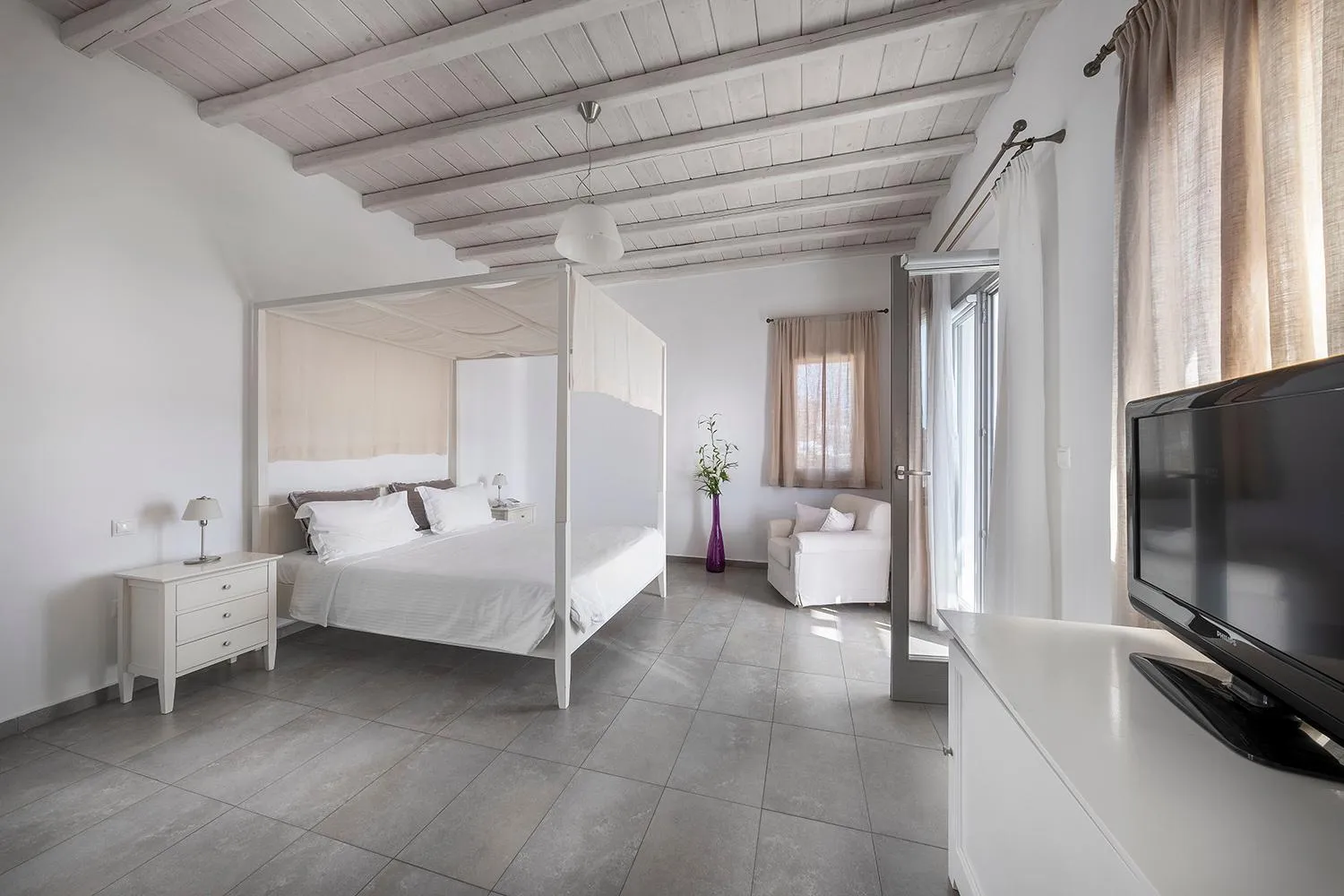 Bed in Deliades Hotel