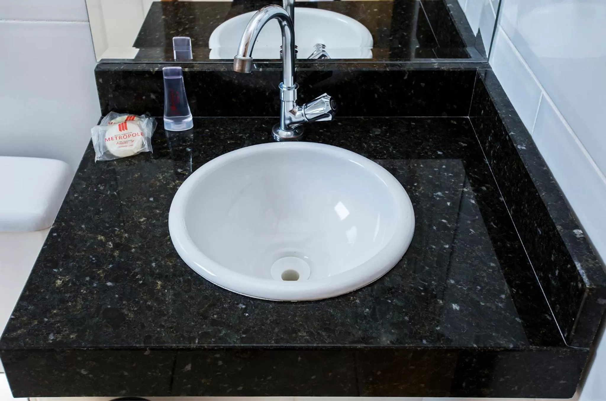 Bathroom in Hotel Metrópole Paulínia