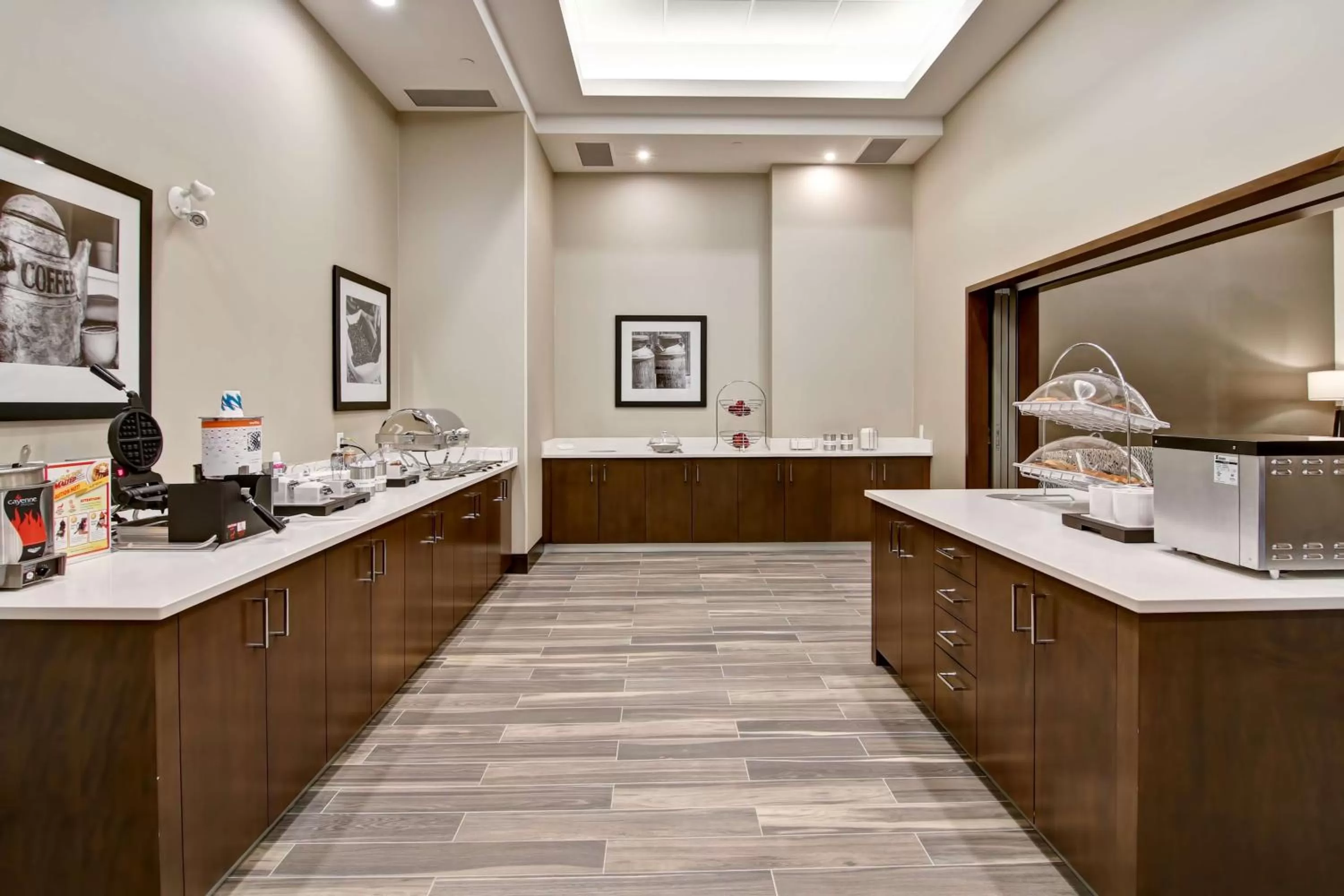 Coffee/tea facilities in Hampton Inn & Suites by Hilton Grande Prairie