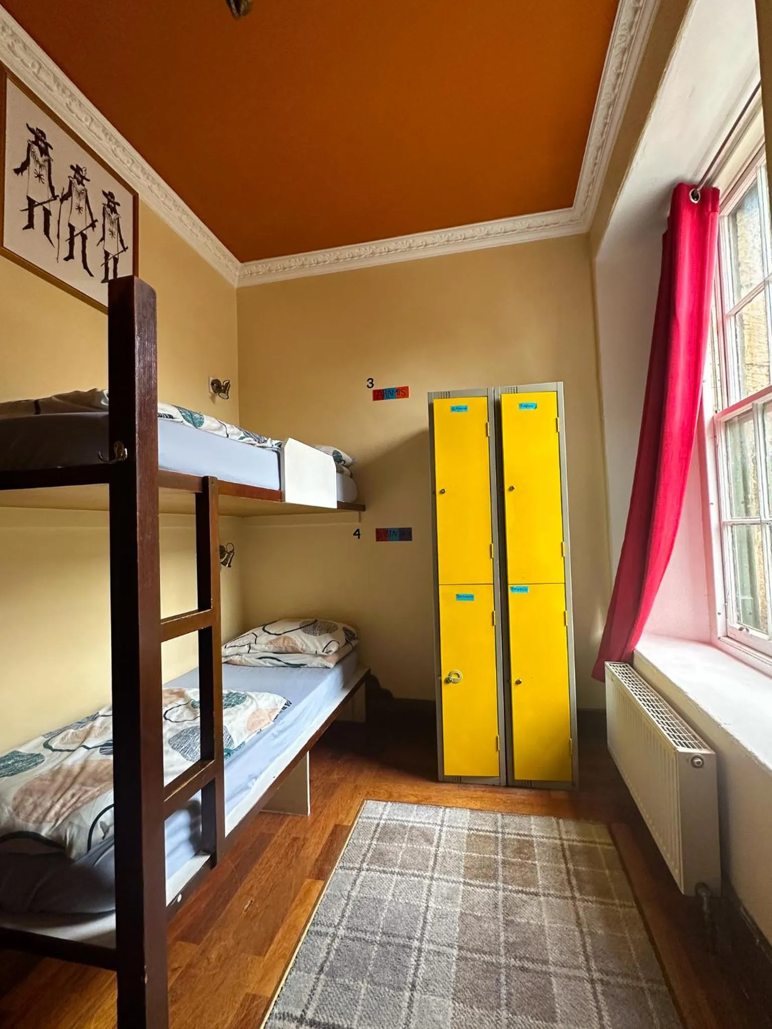 Bed in High Street Hostel - Over 18s Only, Backpackers Atmosphere