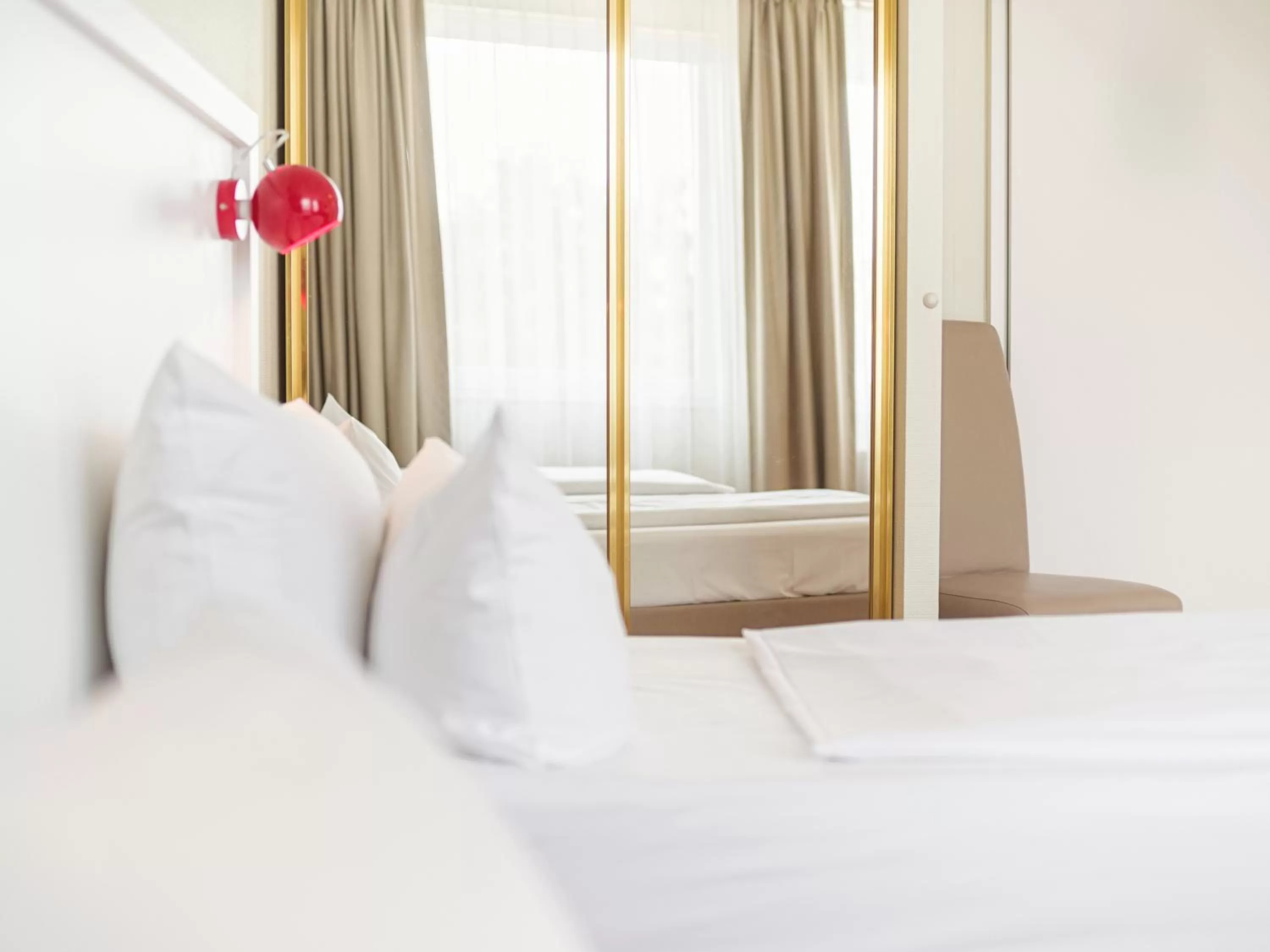 Decorative detail, Bed in Hotel am Schloß Köpenick by Golden Tulip