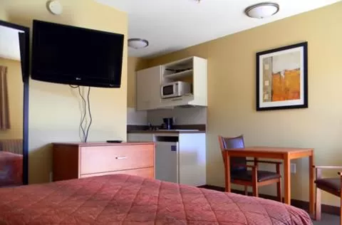 Standard Room (2 Adults) - Smoking in Stay Inn & Suites - Stockbridge
