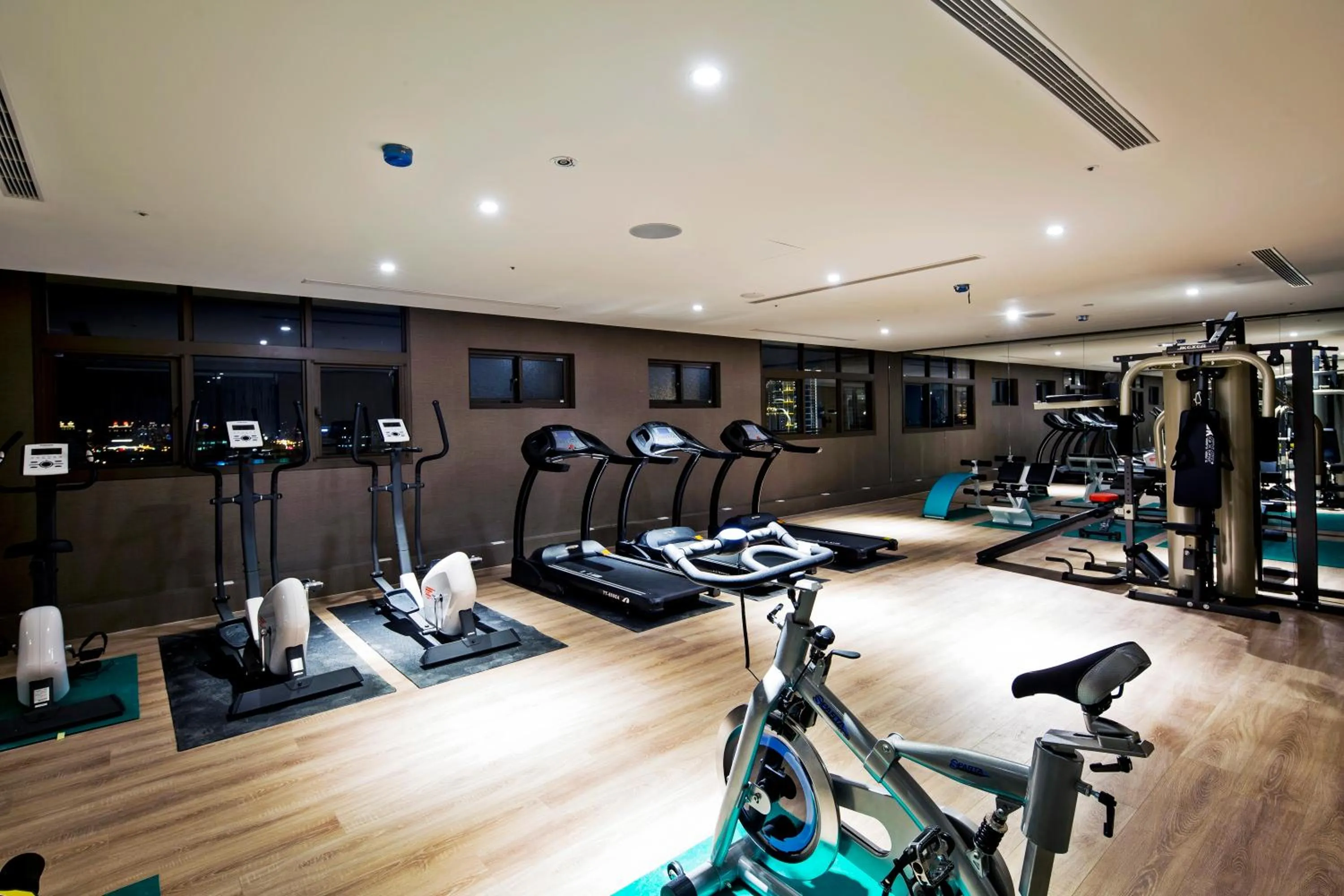 Fitness centre/facilities in The HO Hotel