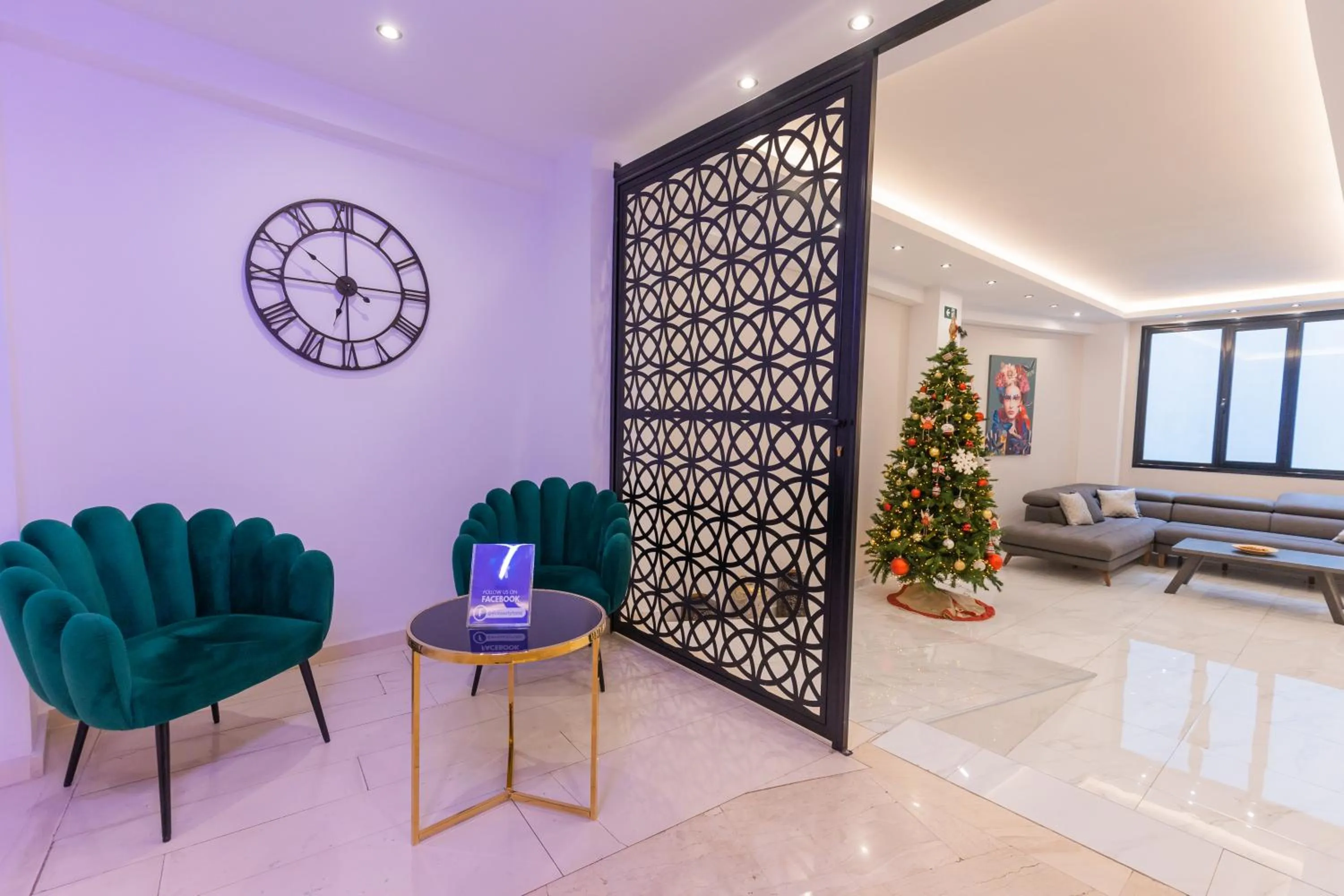 Seating area in Evita Asty