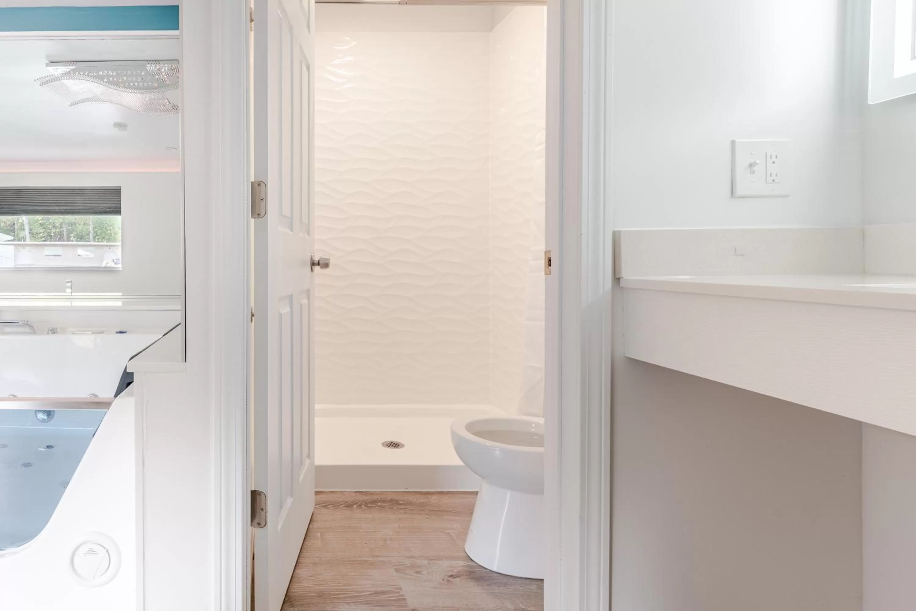 Shower in Blue Beach Motel Providence North Kingstown