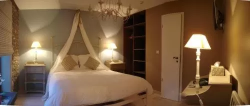 Photo of the whole room, Bed in La Grange de Juliette