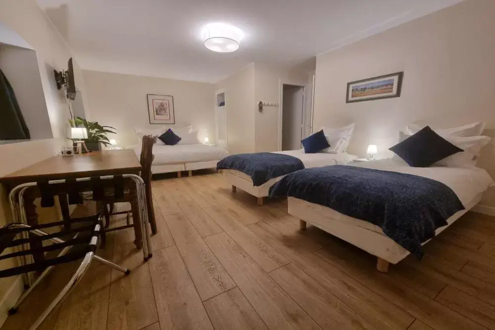 Family Room in Le Rodin Bazas Family Room in Le Rodin Bazas