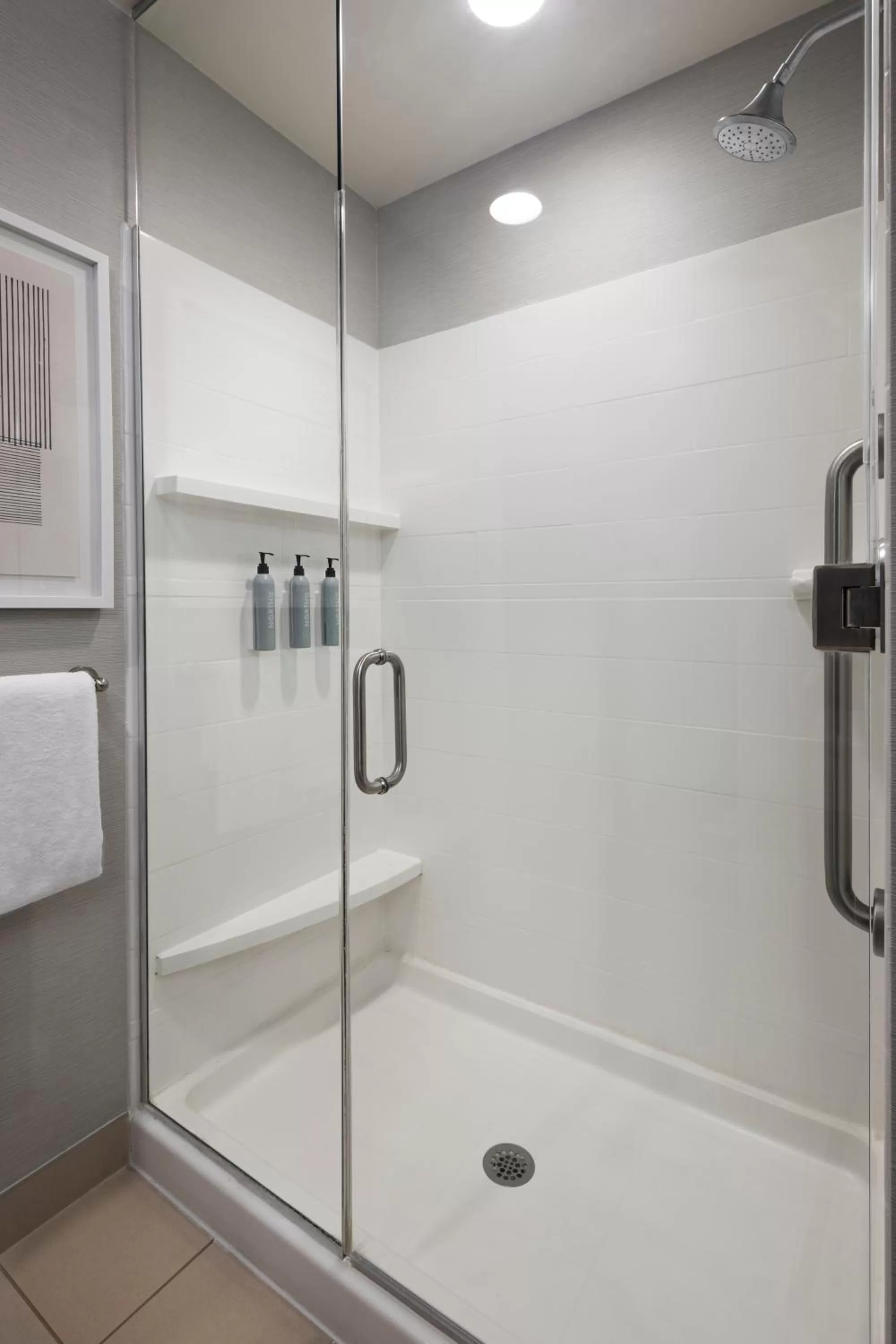 Bathroom in Courtyard Mankato Hotel & Event Center