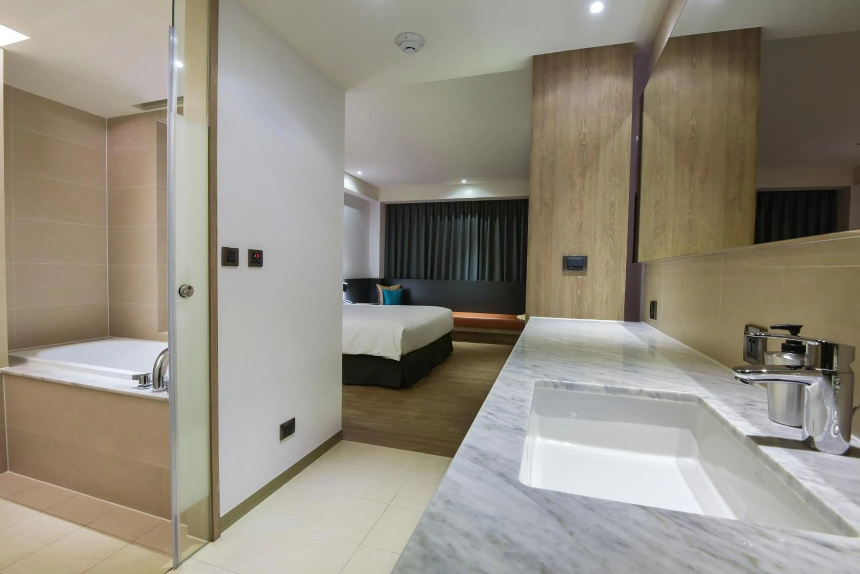 Bathroom, Bed in Just Sleep Kaohsiung Station